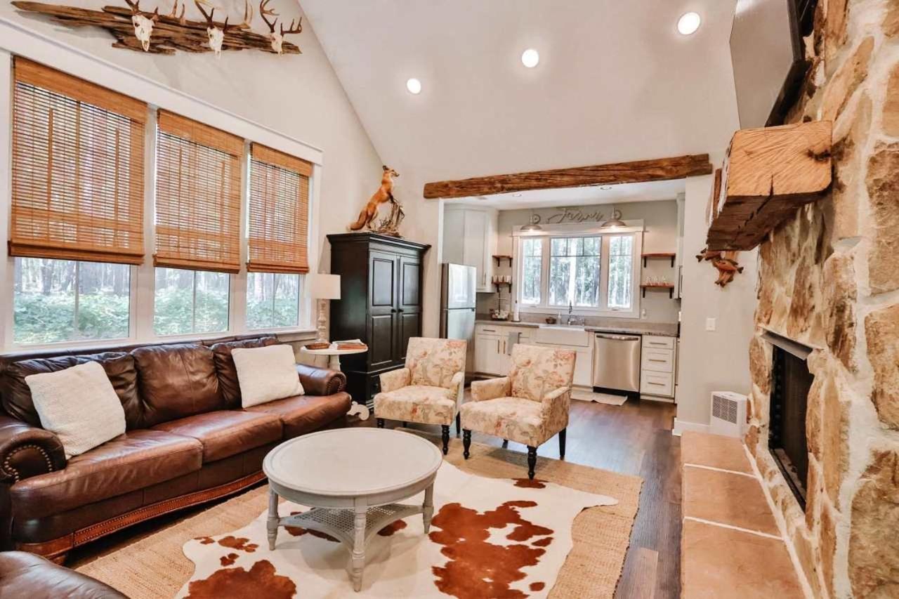 The Camellia Cottage - private family space view 3