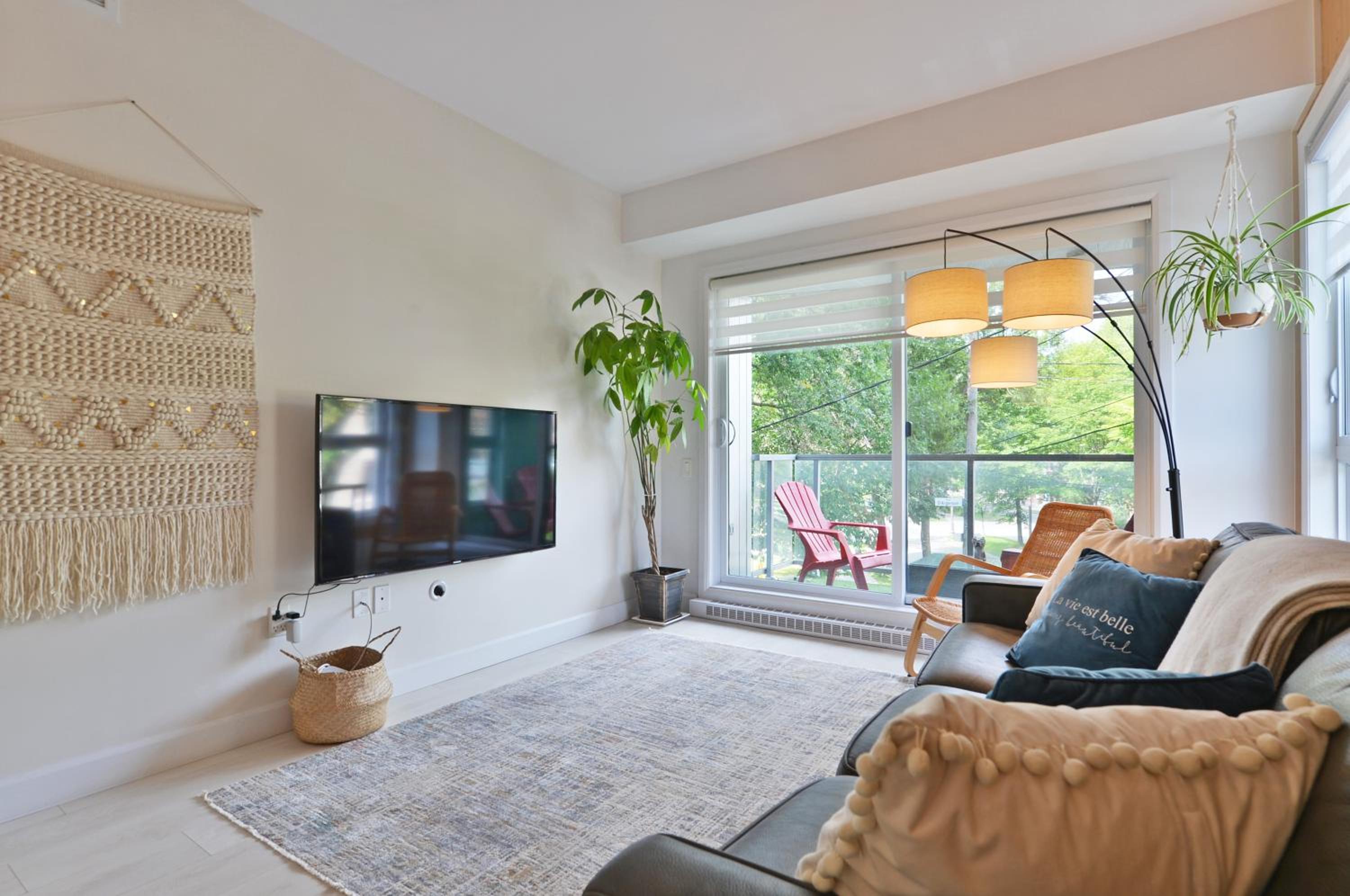 La vie est belle: FREE PARKING, GYM, ROOFTOP TERRACE