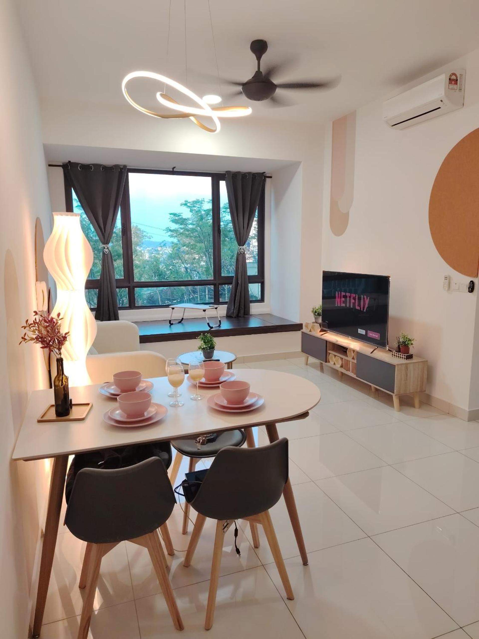 Greenfield Residence with Amazing Pool View and High-Speed Wi-Fi photo 1