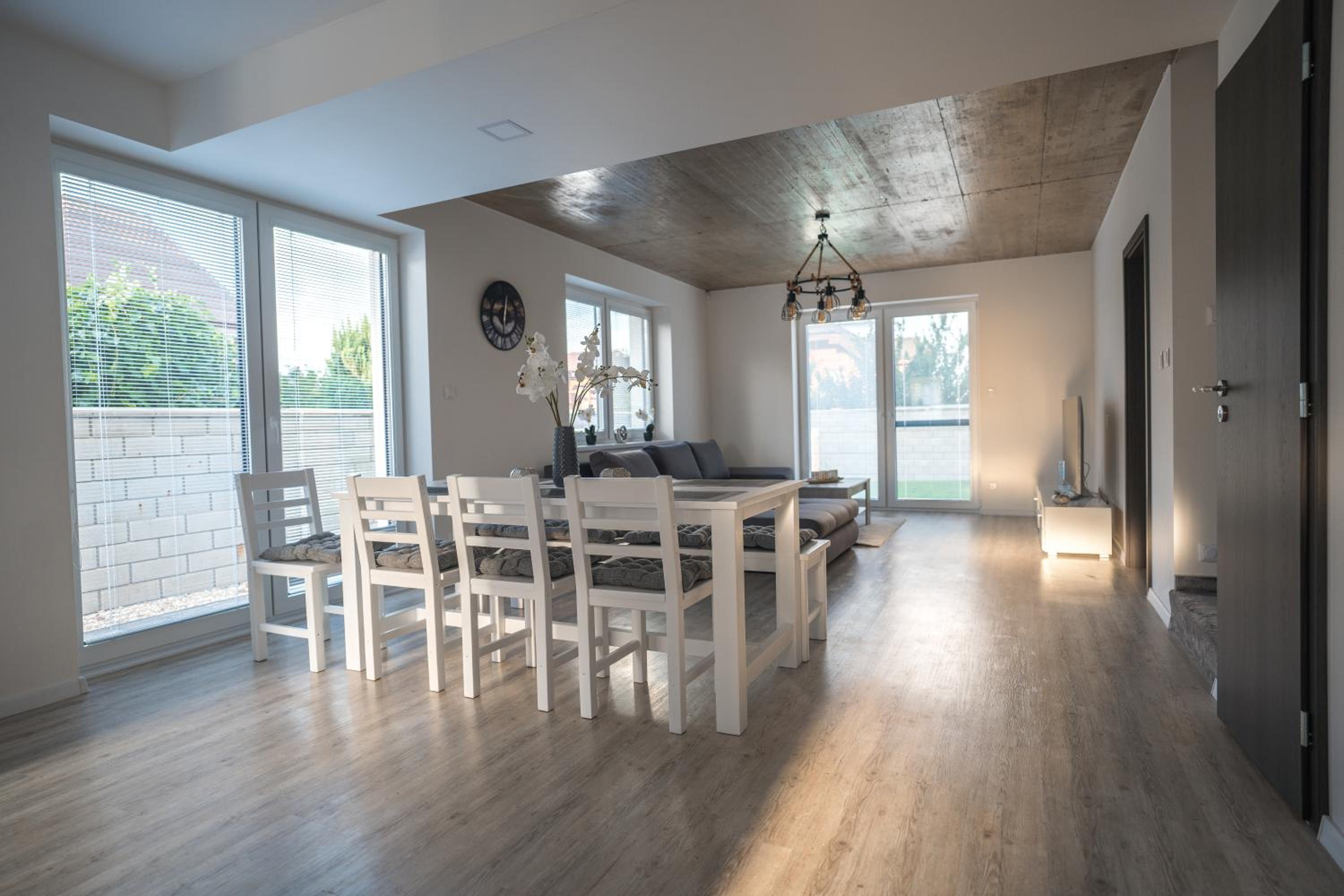 Vila Family view 5