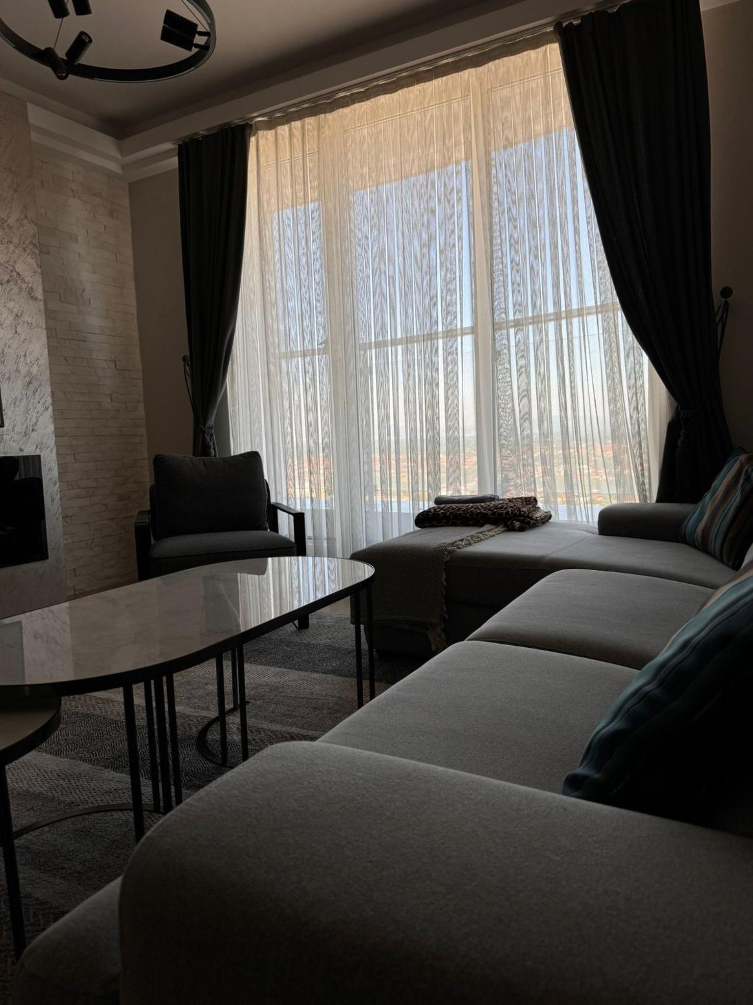 22nd Floor Lux Apt With Pool & Fitness view 3