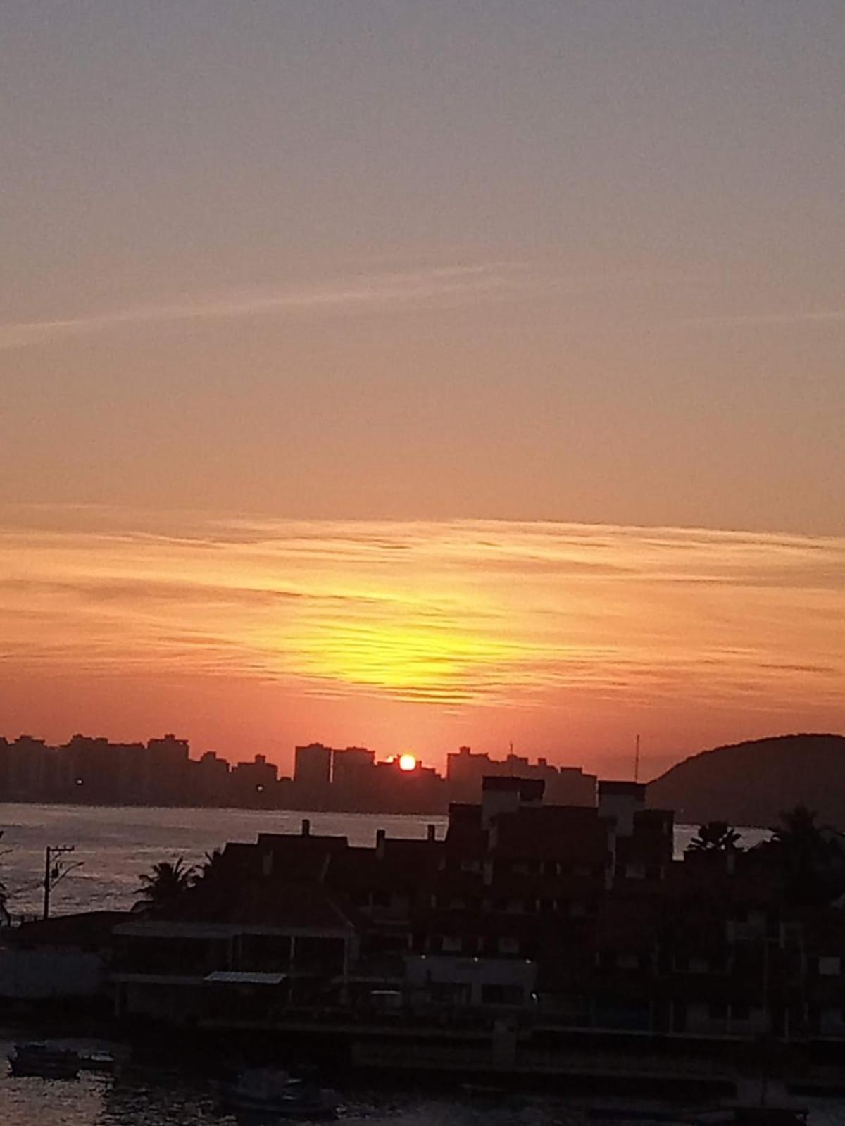 Beira-mar, vista e localização - Pé na Areia -