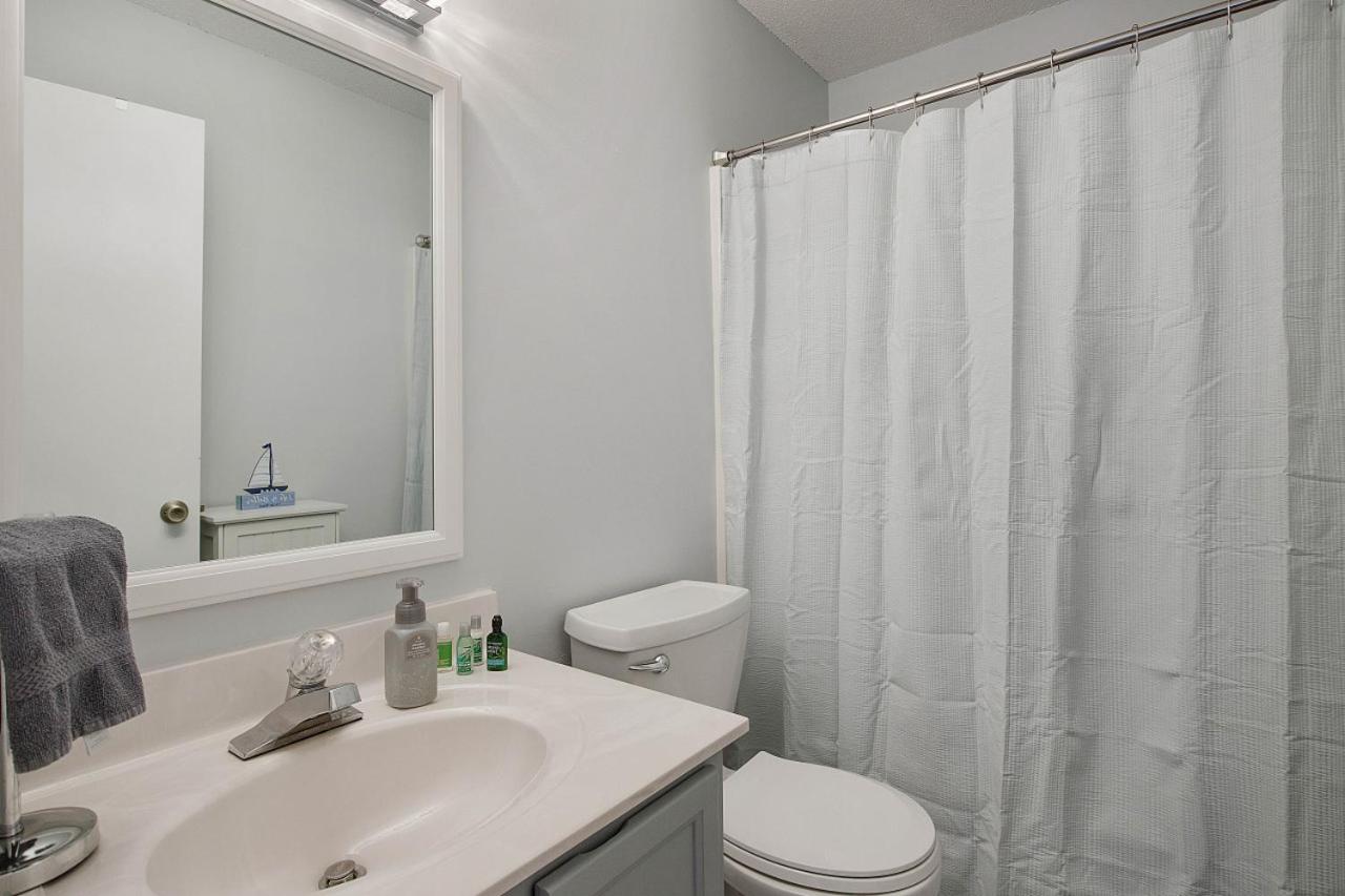 Parkside Paradise Waterfront Condo view 4