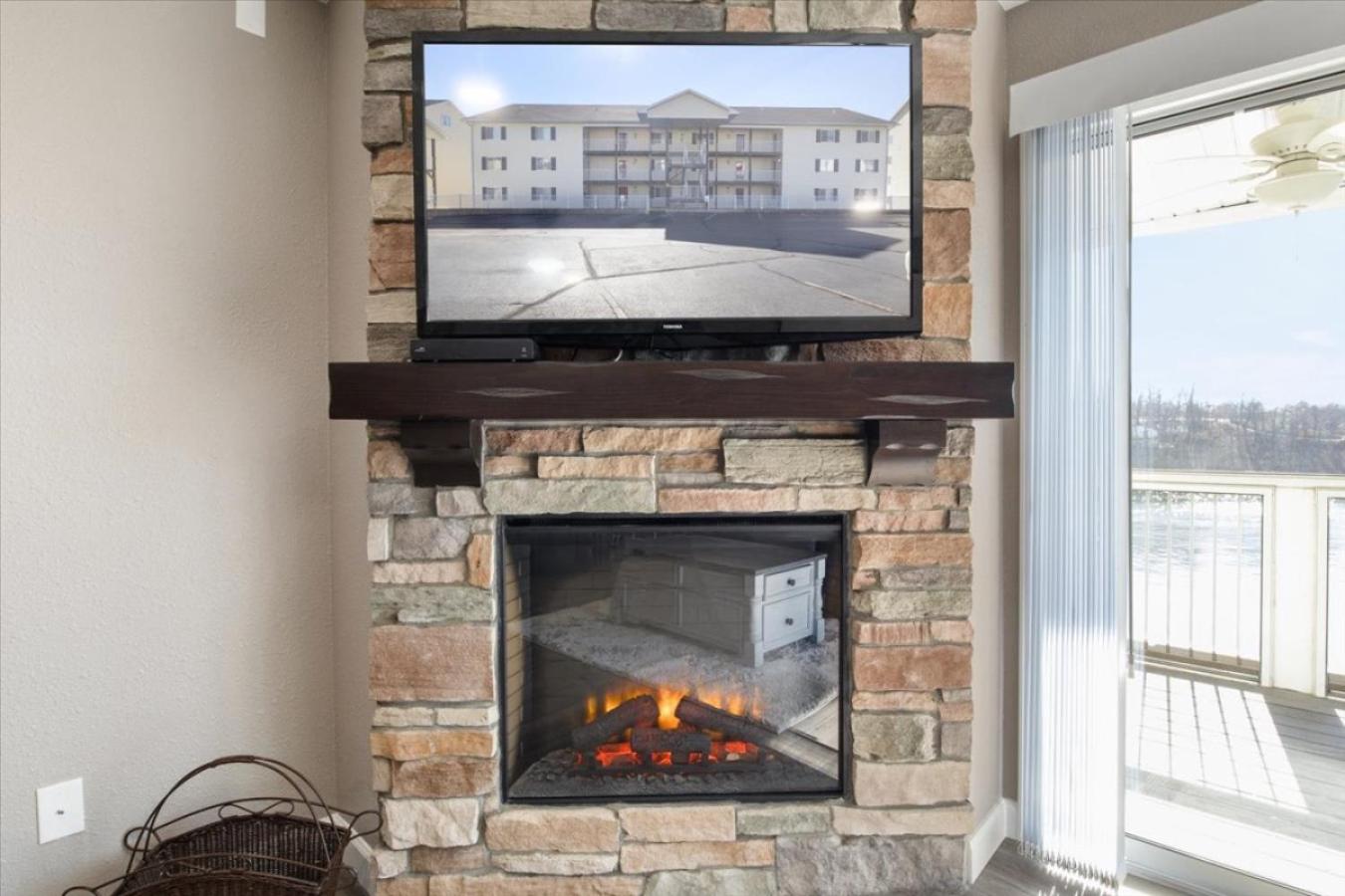 Ledges Landing Waterfront Condo, Beach, Pools