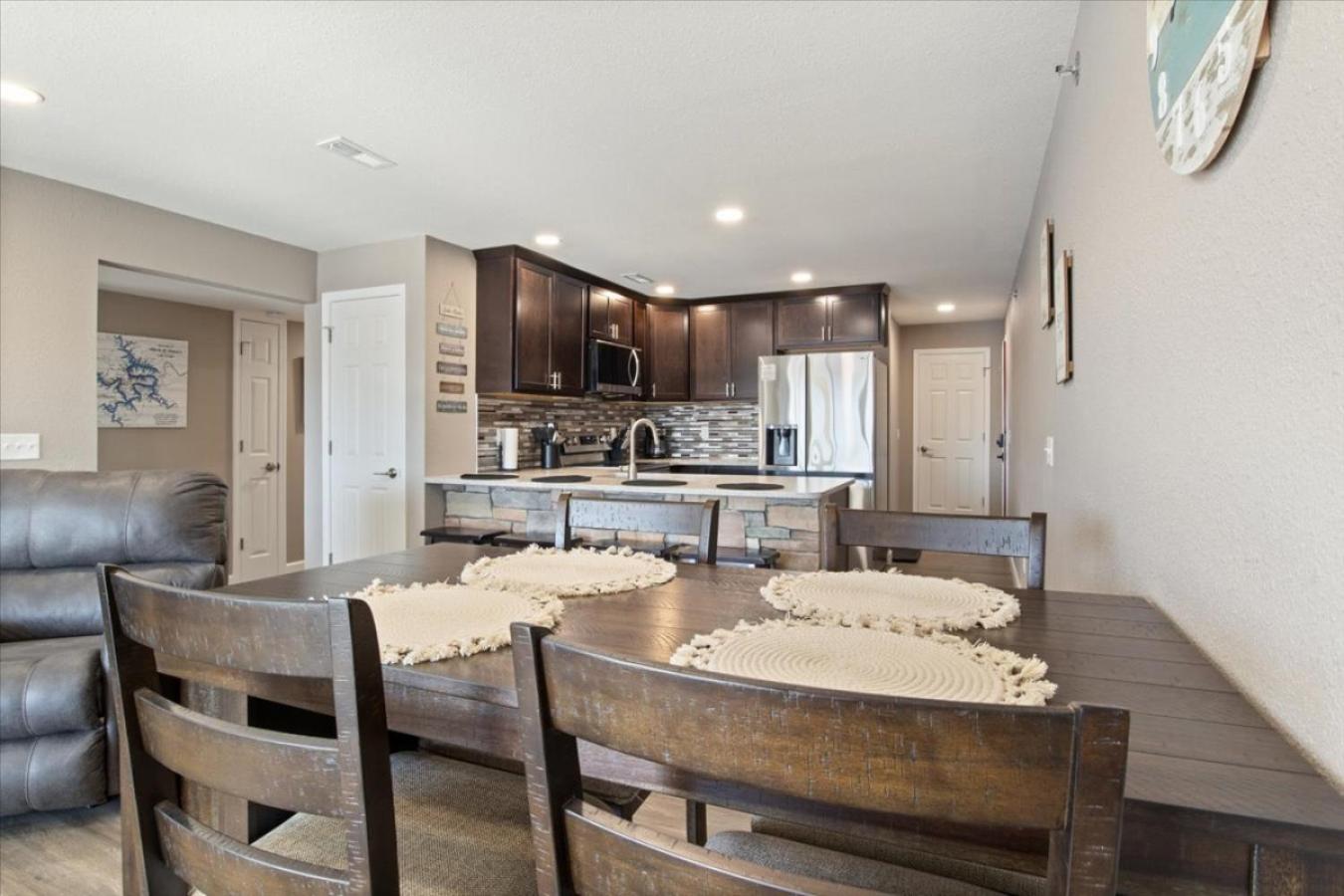 Ledges Landing Waterfront Condo, Beach, Pools