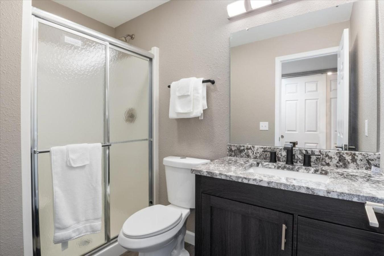 Ledges Landing Waterfront Condo, Beach, Pools