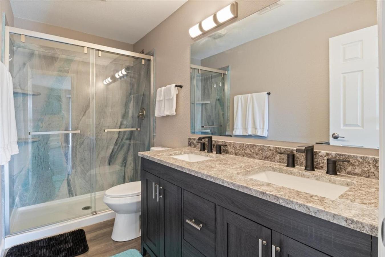 Ledges Landing Waterfront Condo, Beach, Pools