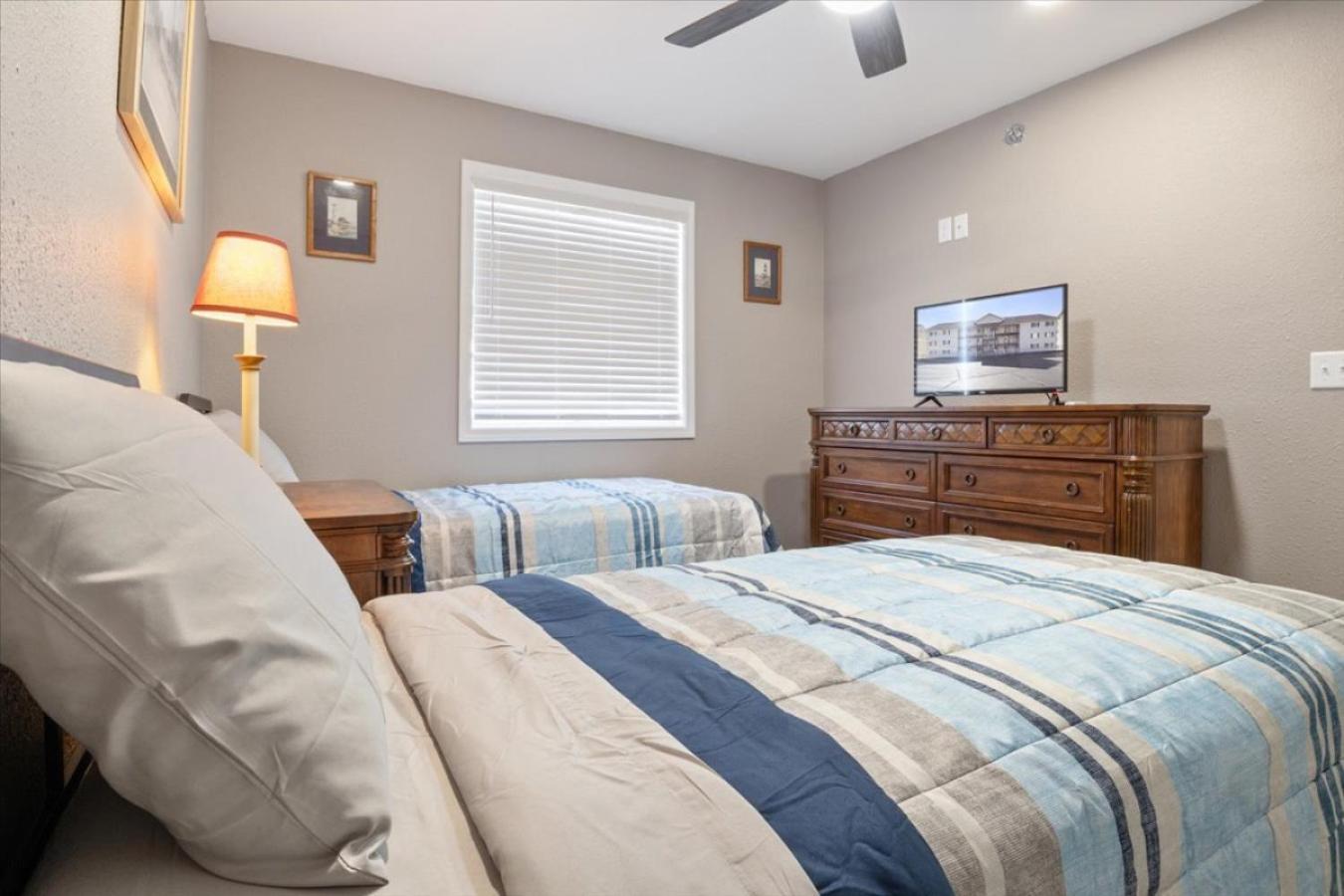 Ledges Landing Waterfront Condo, Beach, Pools