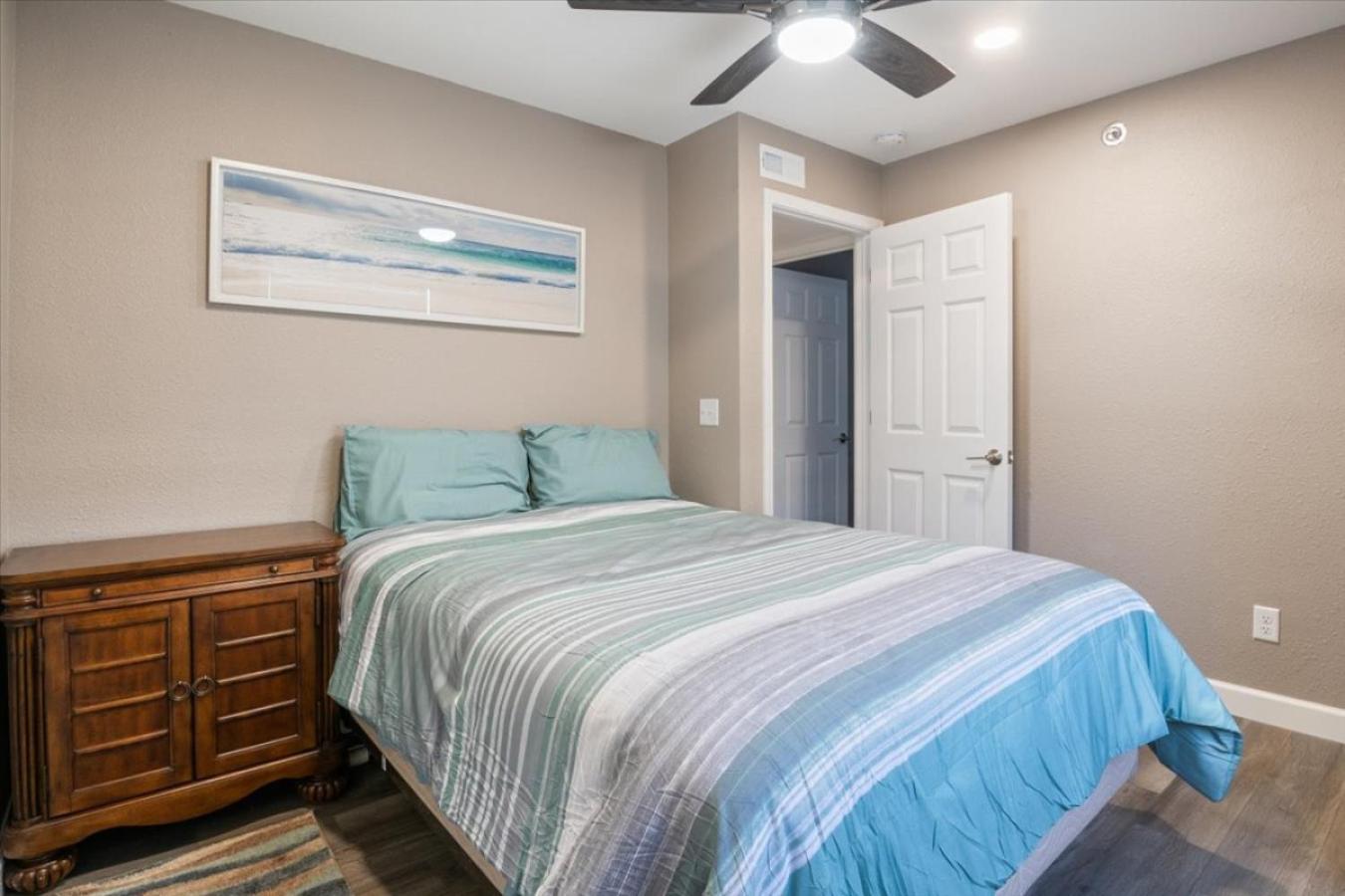 Ledges Landing Waterfront Condo, Beach, Pools