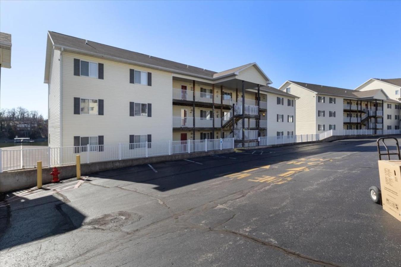 Ledges Landing Waterfront Condo, Beach, Pools