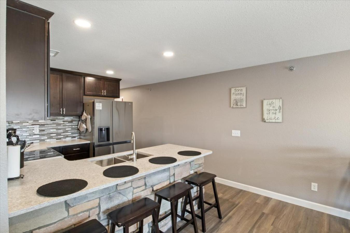 Ledges Landing Waterfront Condo, Beach, Pools