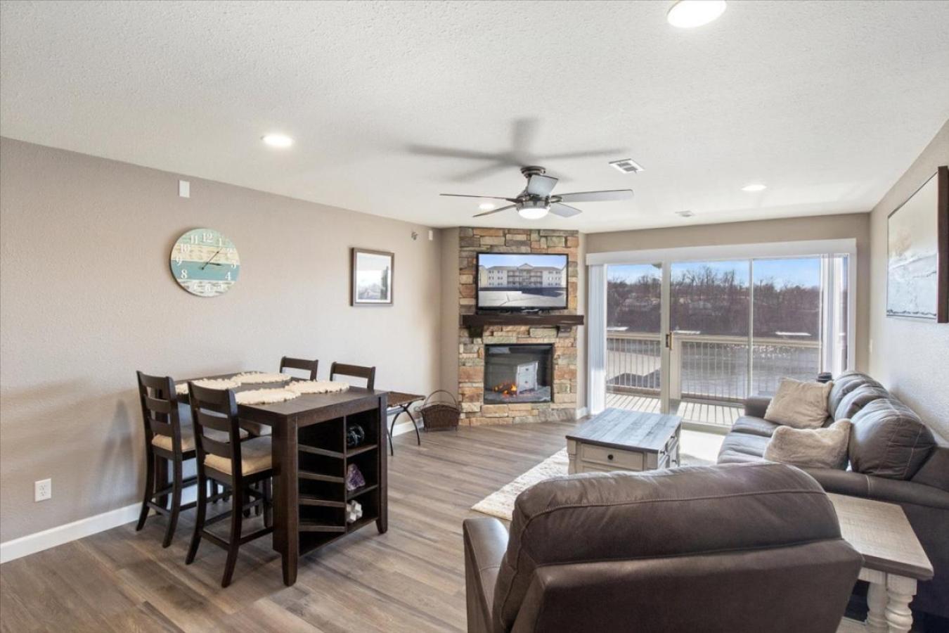 Ledges Landing Waterfront Condo, Beach, Pools