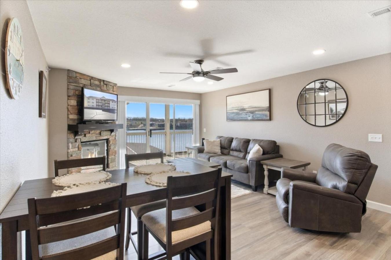 Ledges Landing Waterfront Condo, Beach, Pools