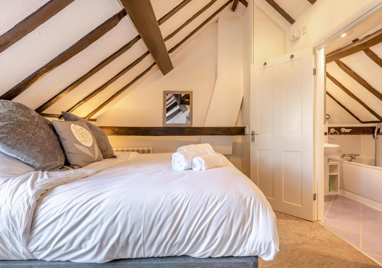 Stable Lads Cottage view 5