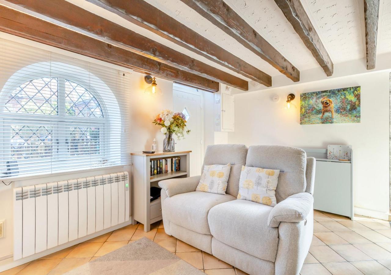 Stable Lads Cottage view 3