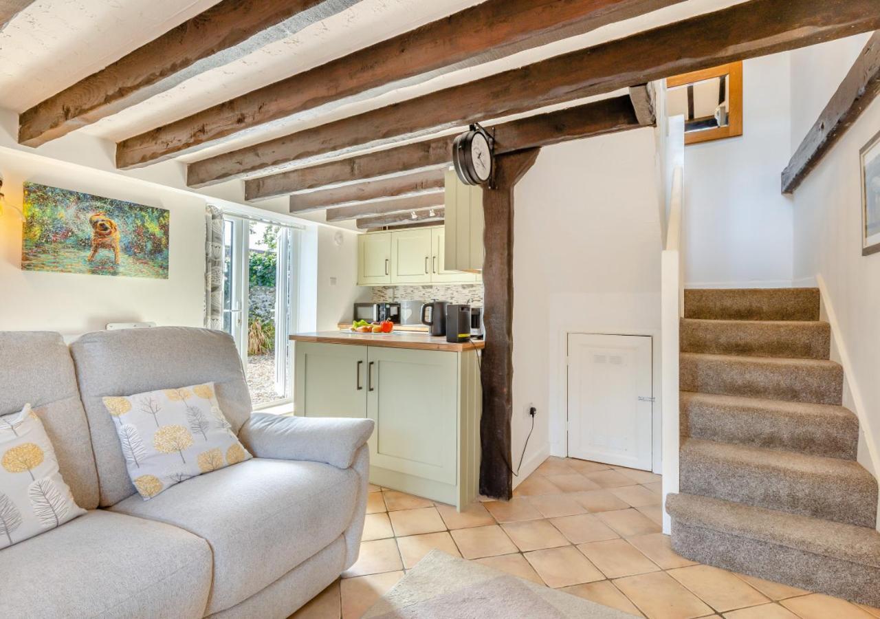 Stable Lads Cottage view 4