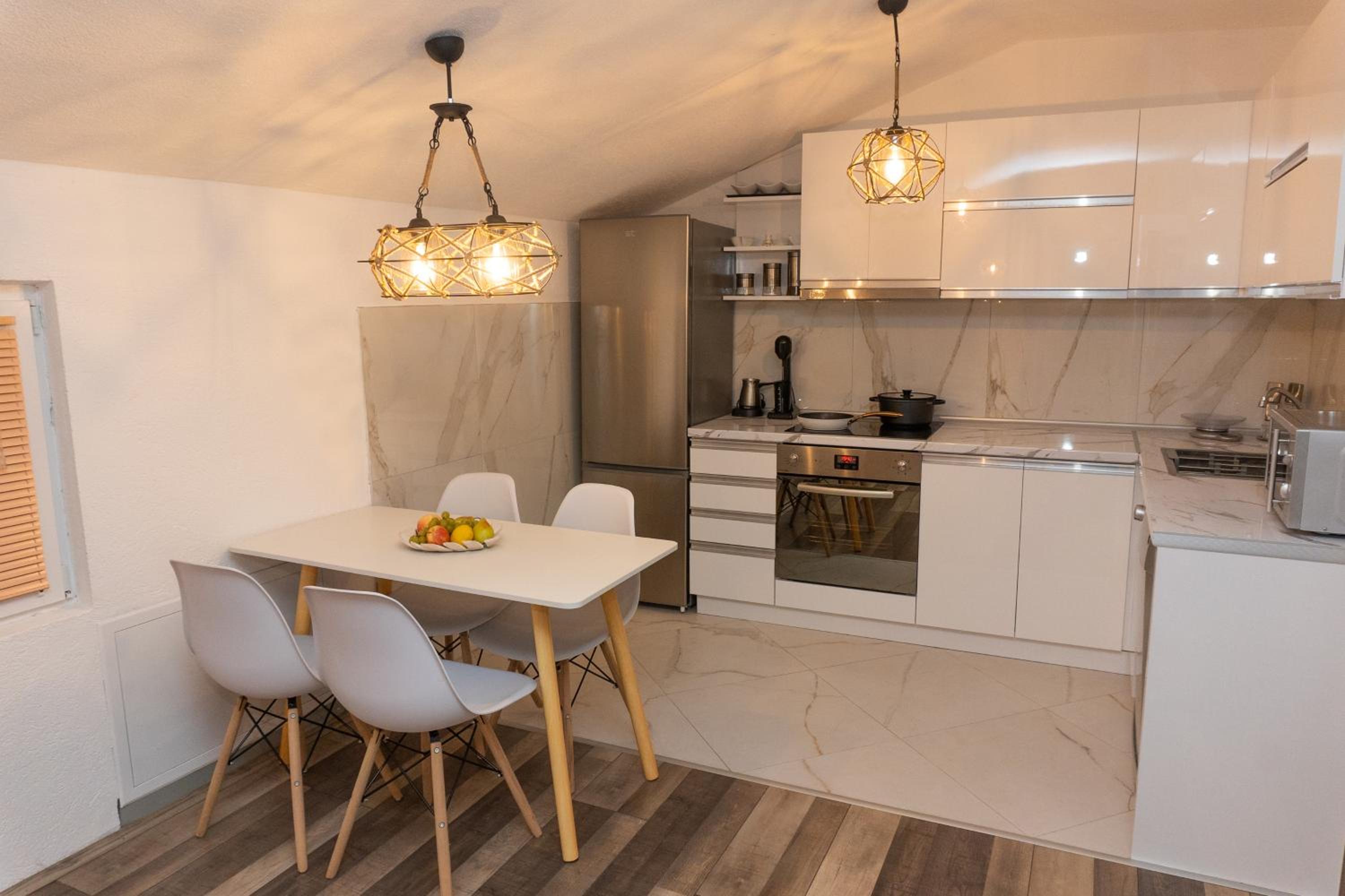 Cozy Modern Apartment