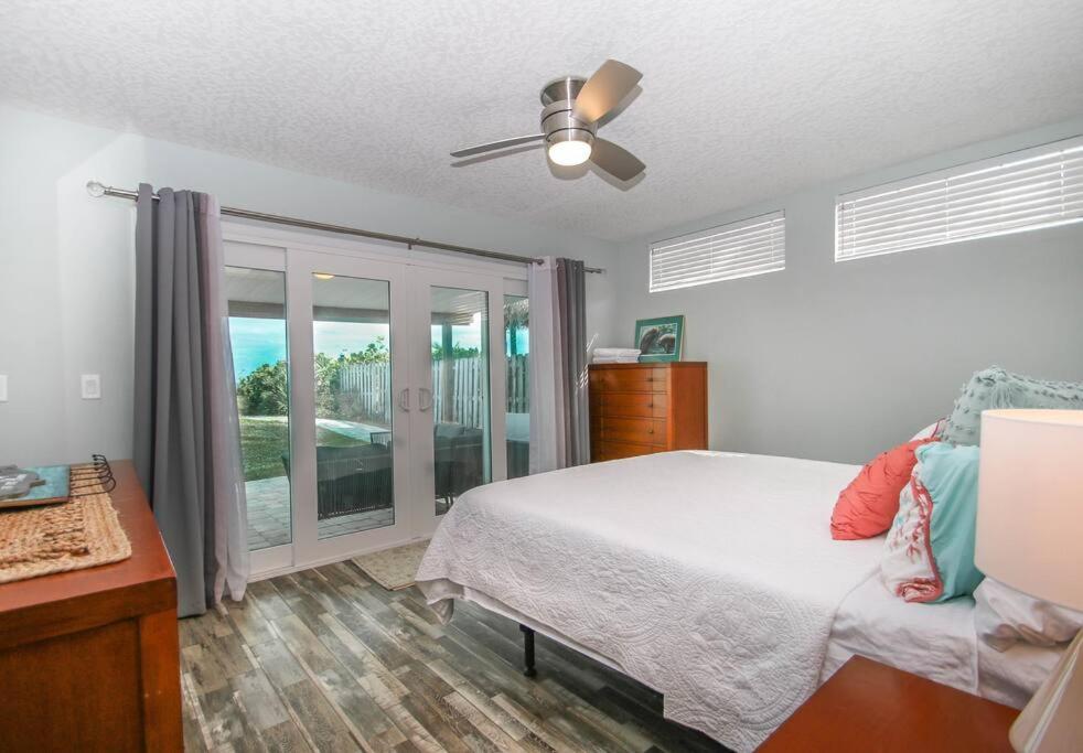Seascape - OCEANFRONT Luxury Home with Private Beach