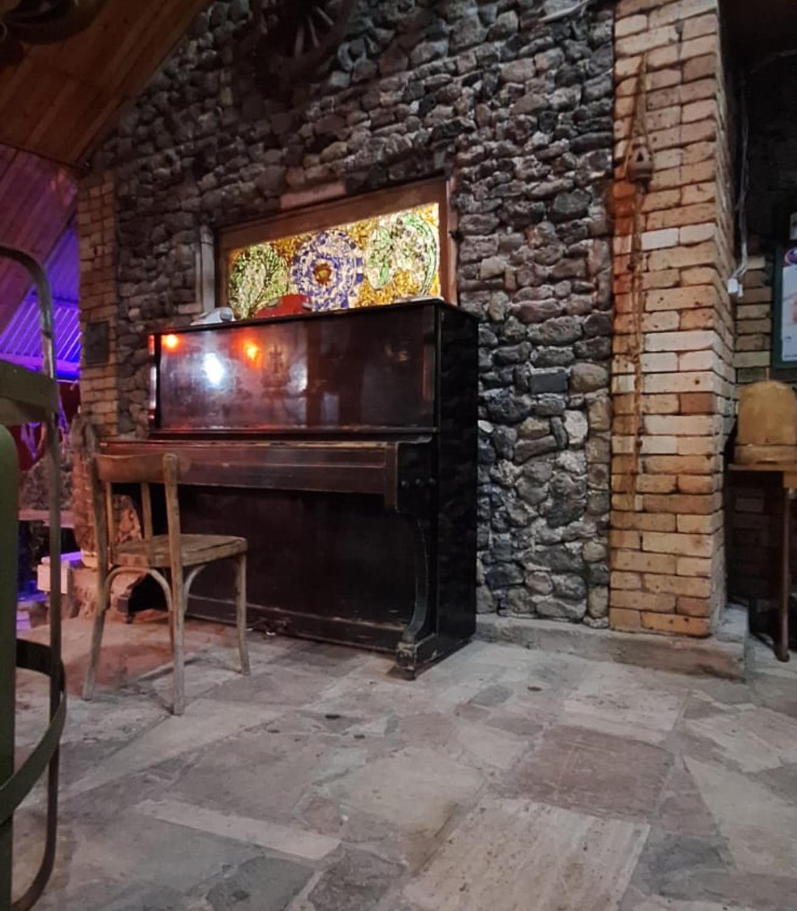 Parsamyan's family guest house and garden