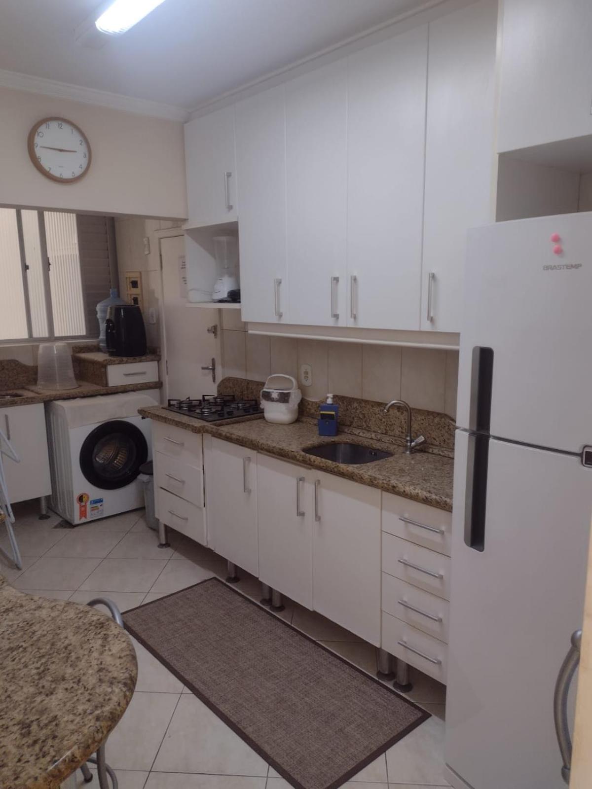 Apartamento 2 dormitórios calçadão balneário Camboriú