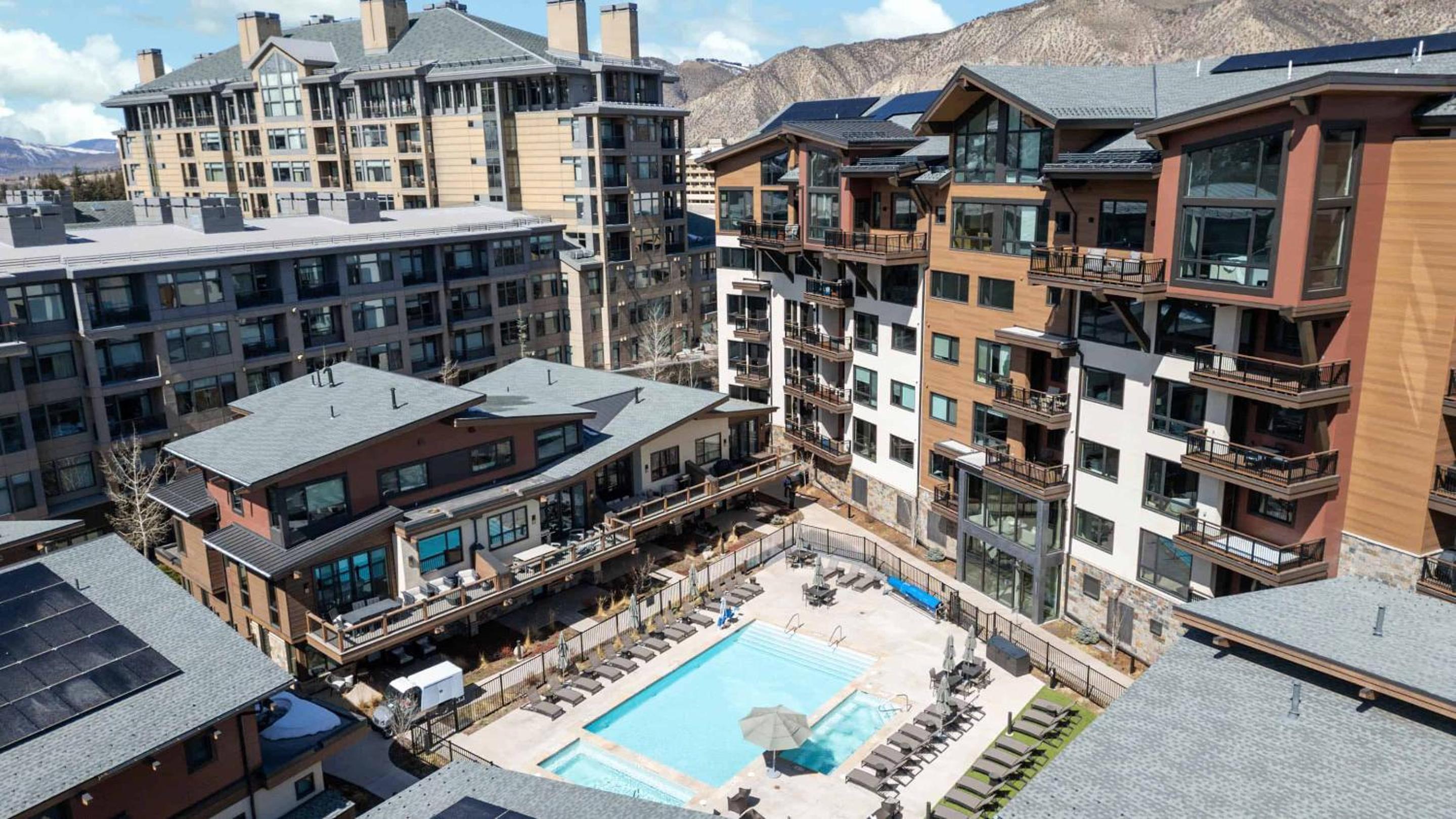 One Riverfront Townhome 13 by East West Hospitality view 3