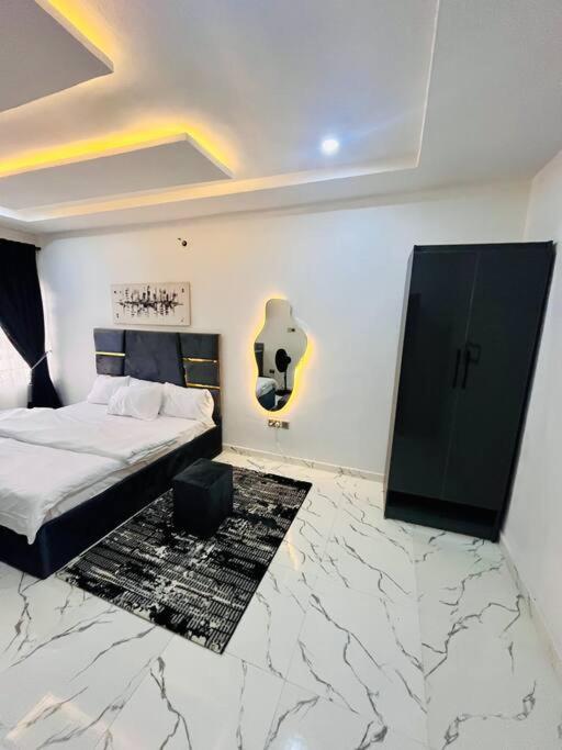 Studio Apartment with Kitchenette in Gudu view 4