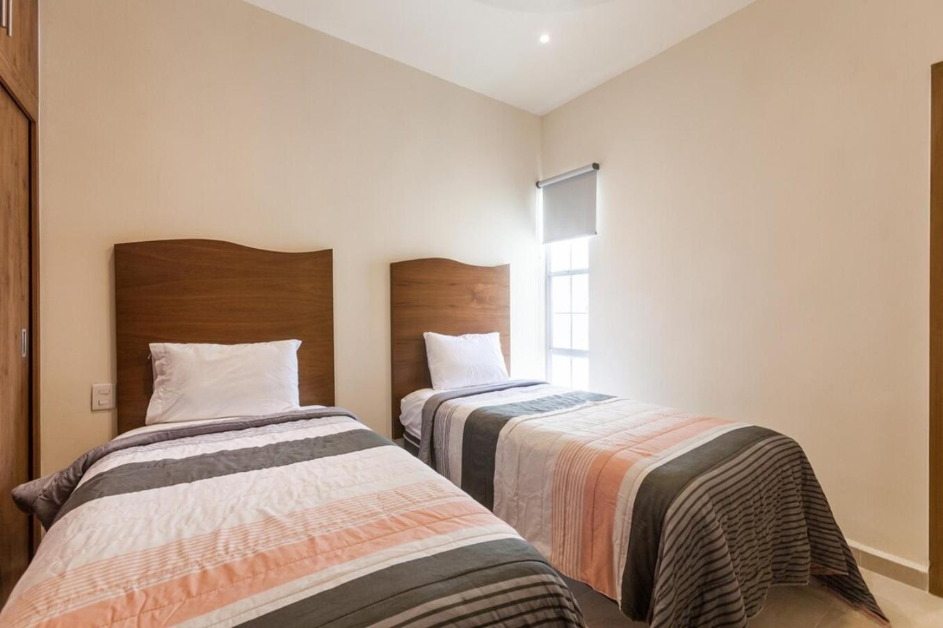 Casa Caribe 10min to Beach, WIFI 100MB,3Pools,Gym