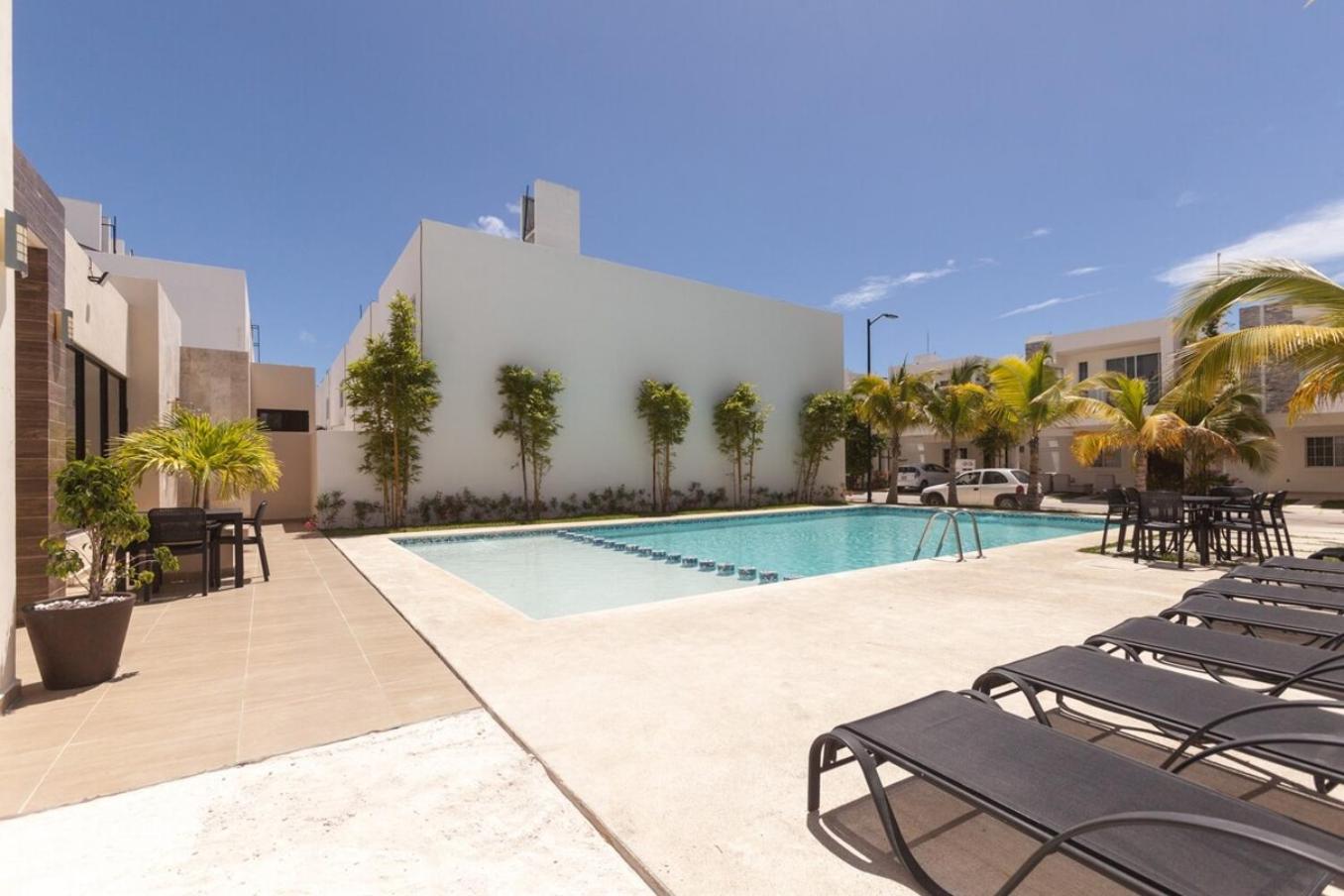 Casa Caribe 10min to Beach, WIFI 100MB,3Pools,Gym