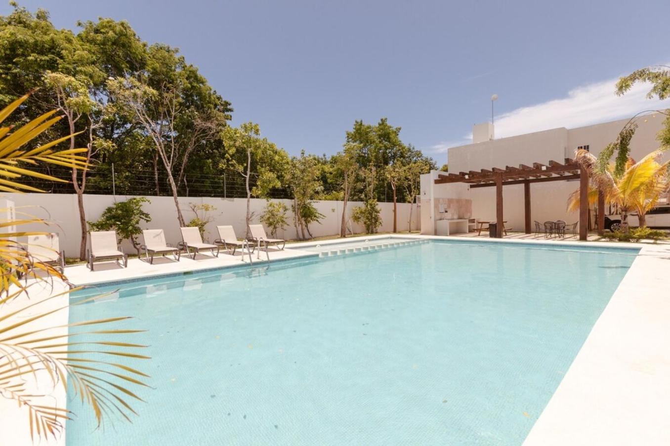 Casa Caribe 10min to Beach, WIFI 100MB,3Pools,Gym