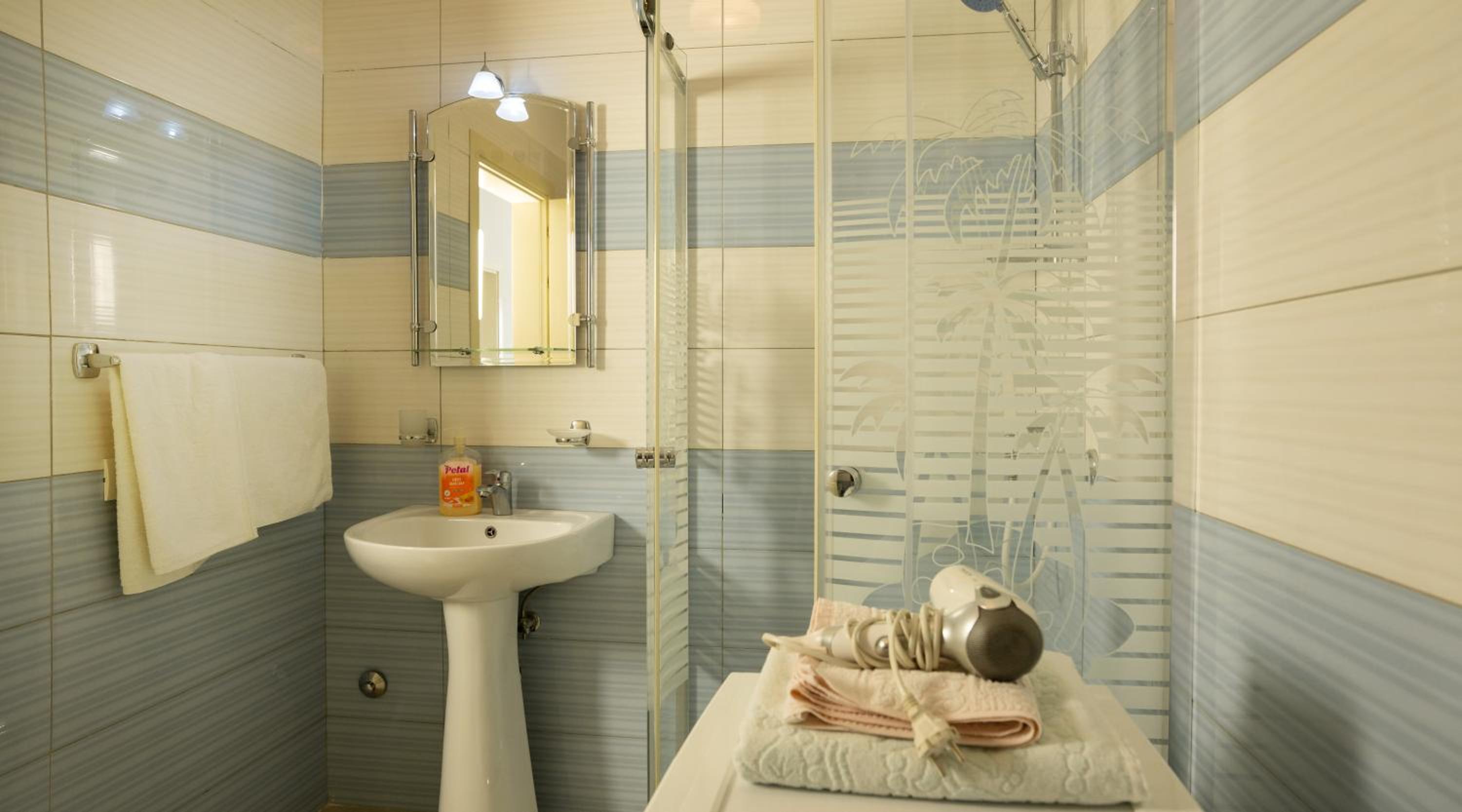 Albora's Seaside Apartment