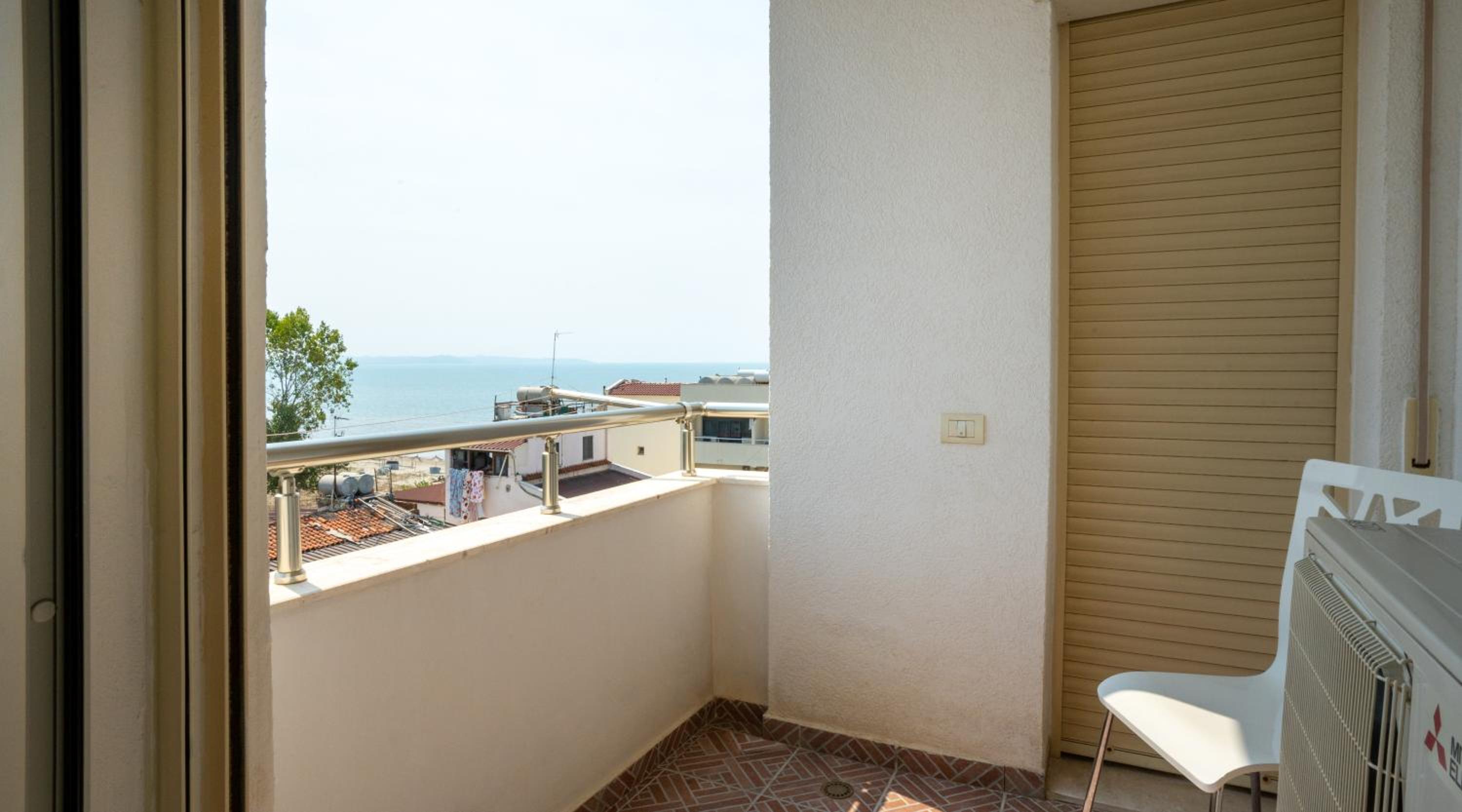 Albora's Seaside Apartment