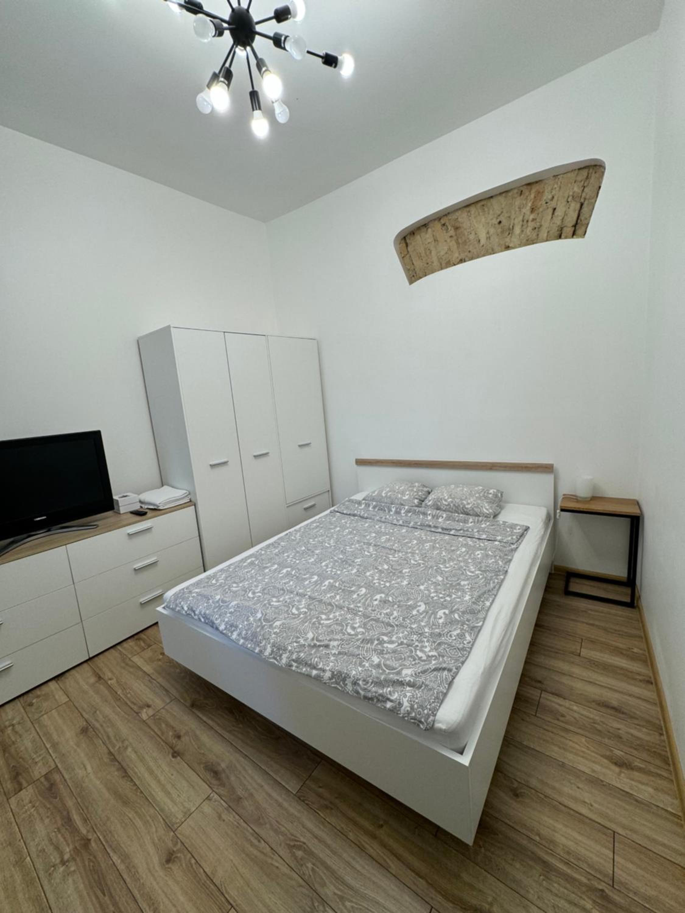 Stylish & Bright Old Town Getaway - Near Everything view 5