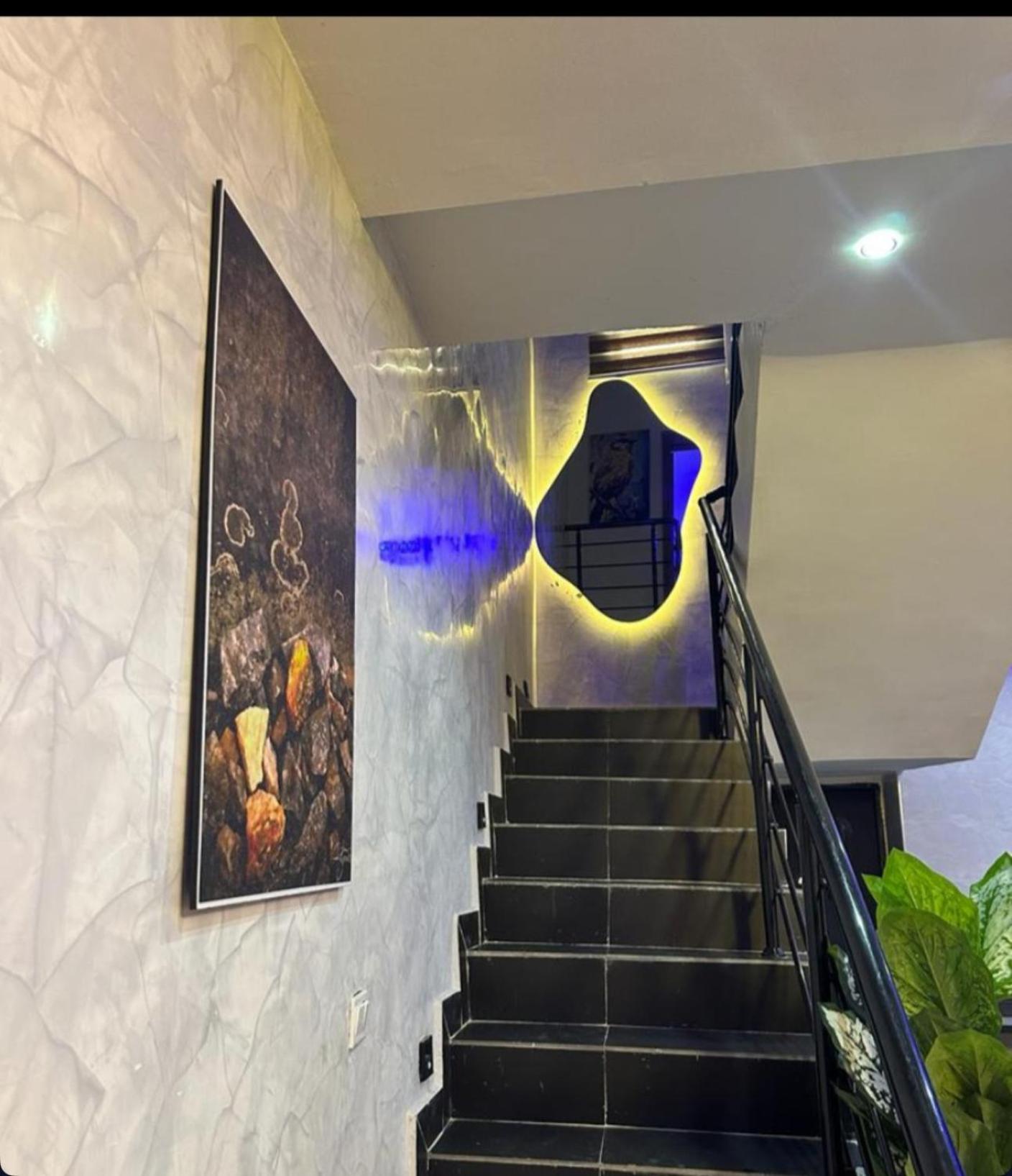 Manor luxury homes view 3