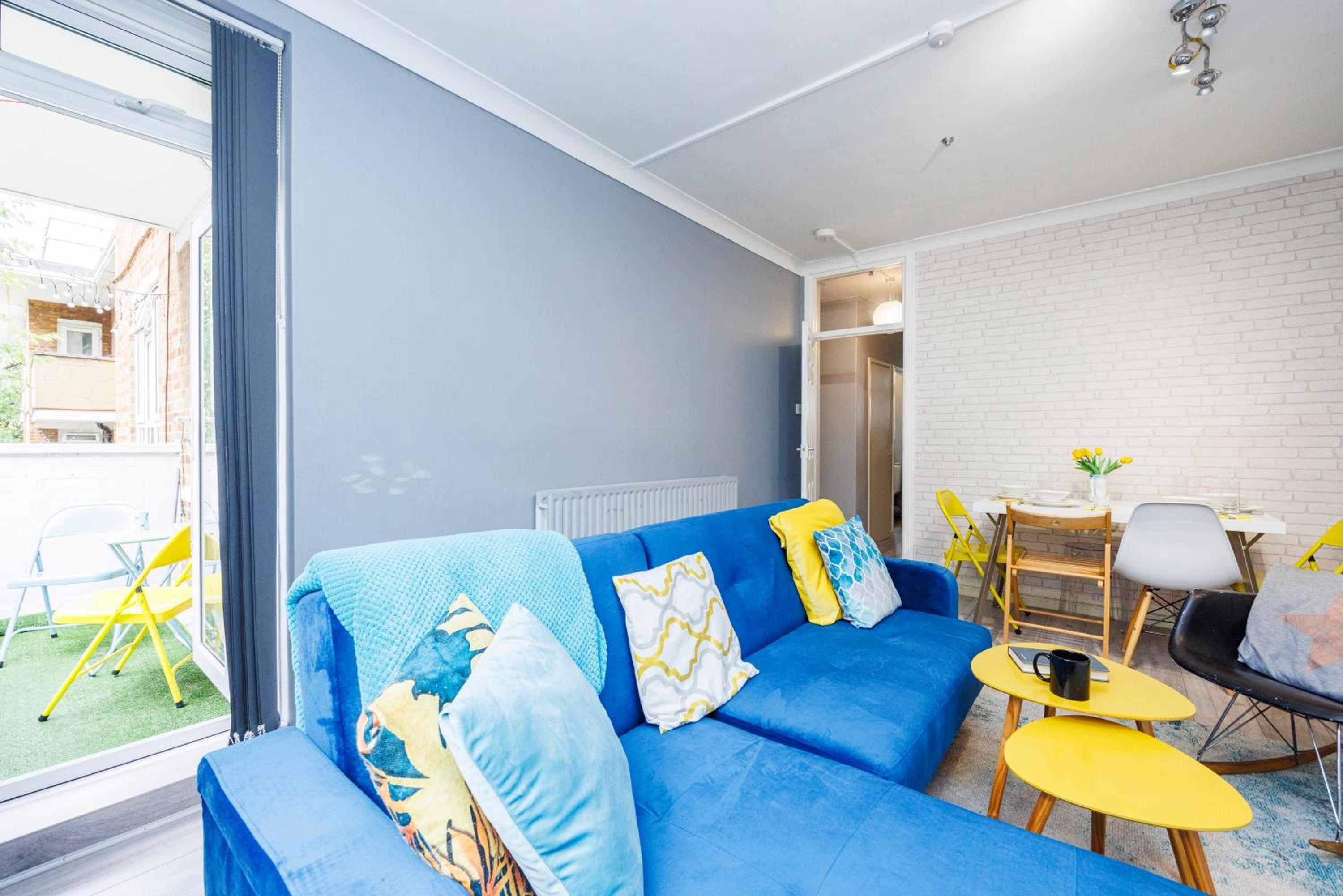 Chic 2-Bedroom Apartment with Balcony & Patio - Minutes from Stratford & Victoria Park - Holiday Special Offer!