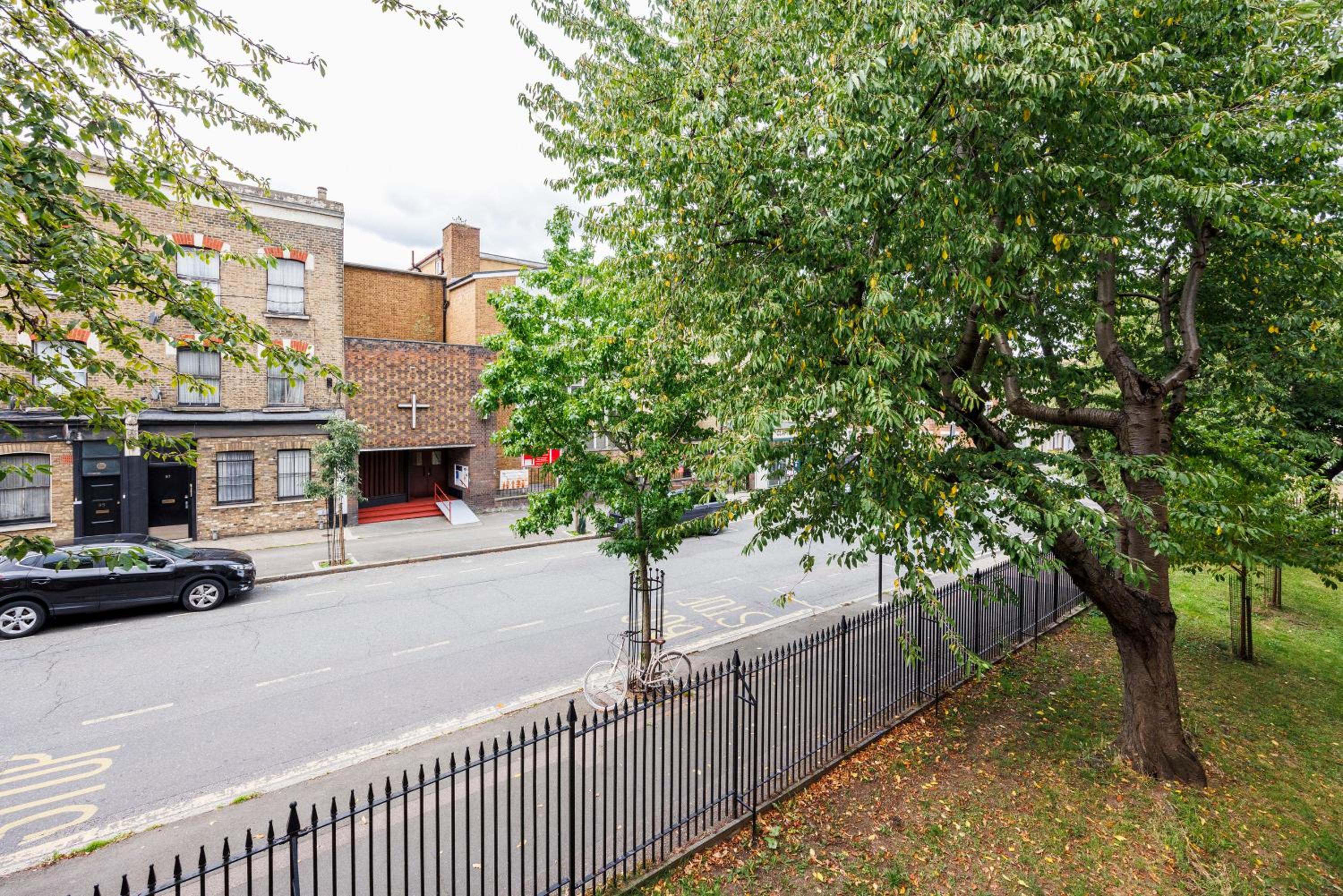 Chic 2-Bedroom Apartment with Balcony & Patio - Minutes from Stratford & Victoria Park - Holiday Special Offer!
