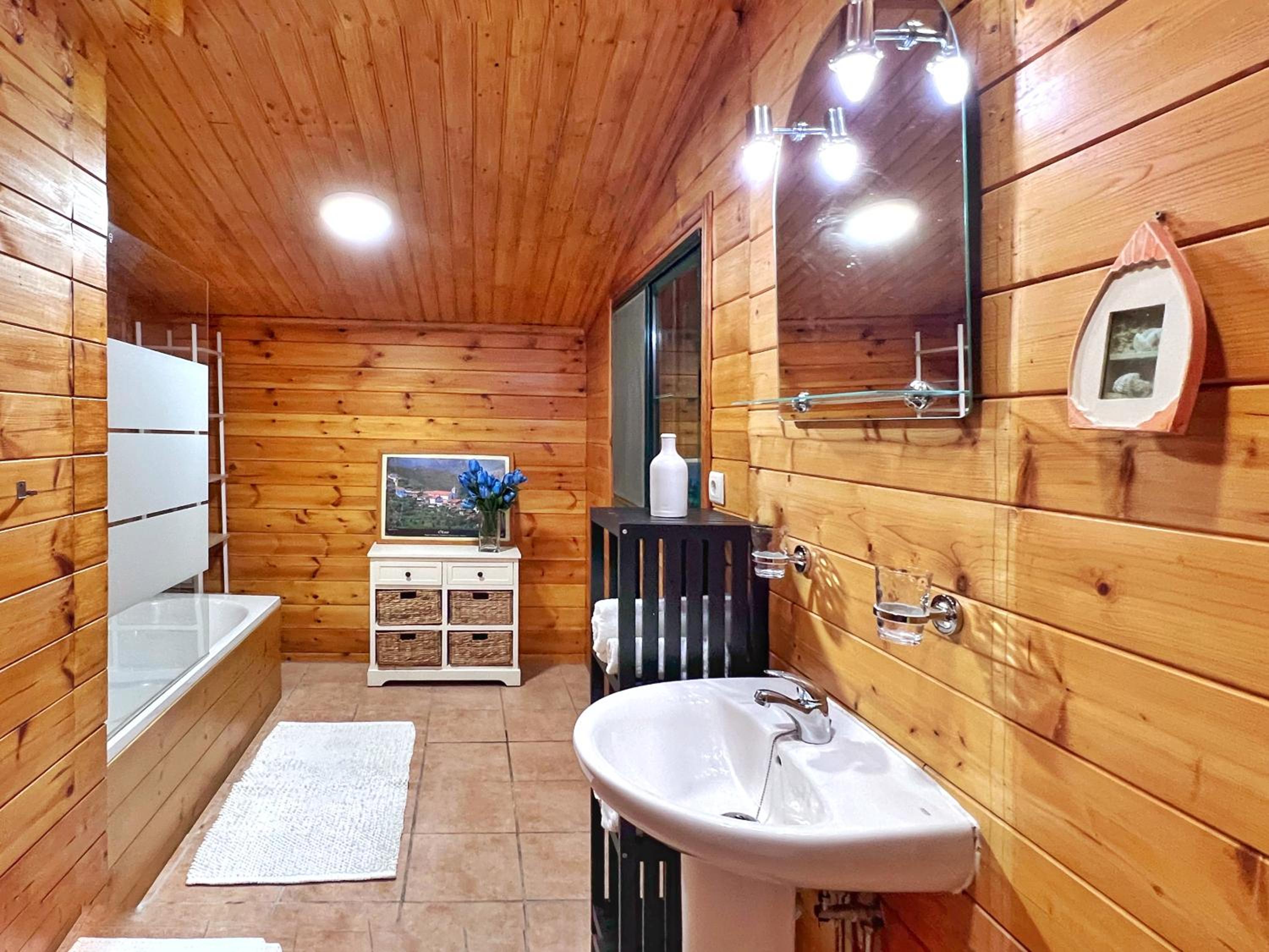 Redondo Lodges