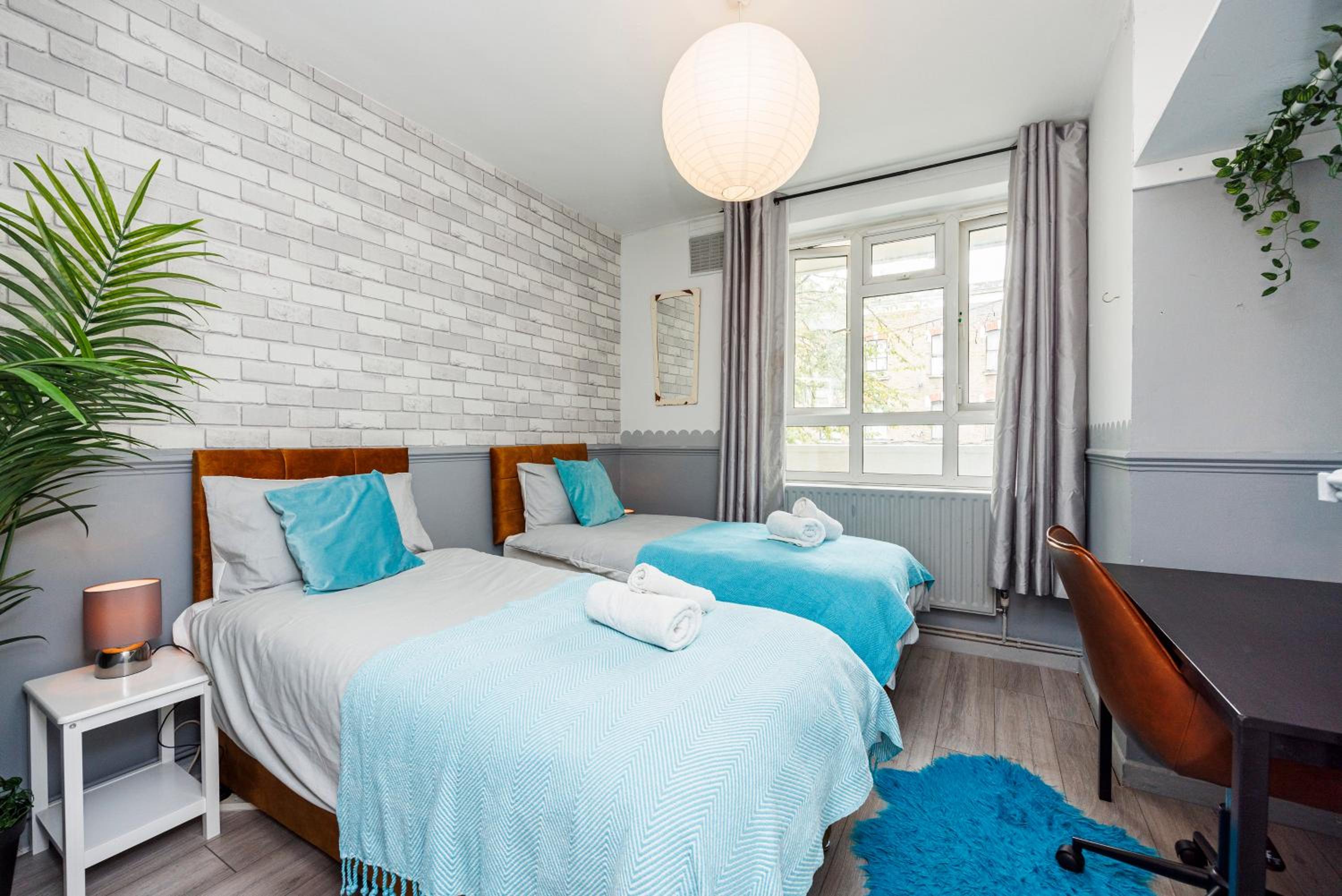Chic 2-Bedroom Apartment with Balcony & Patio - Minutes from Stratford & Victoria Park - Holiday Special Offer!