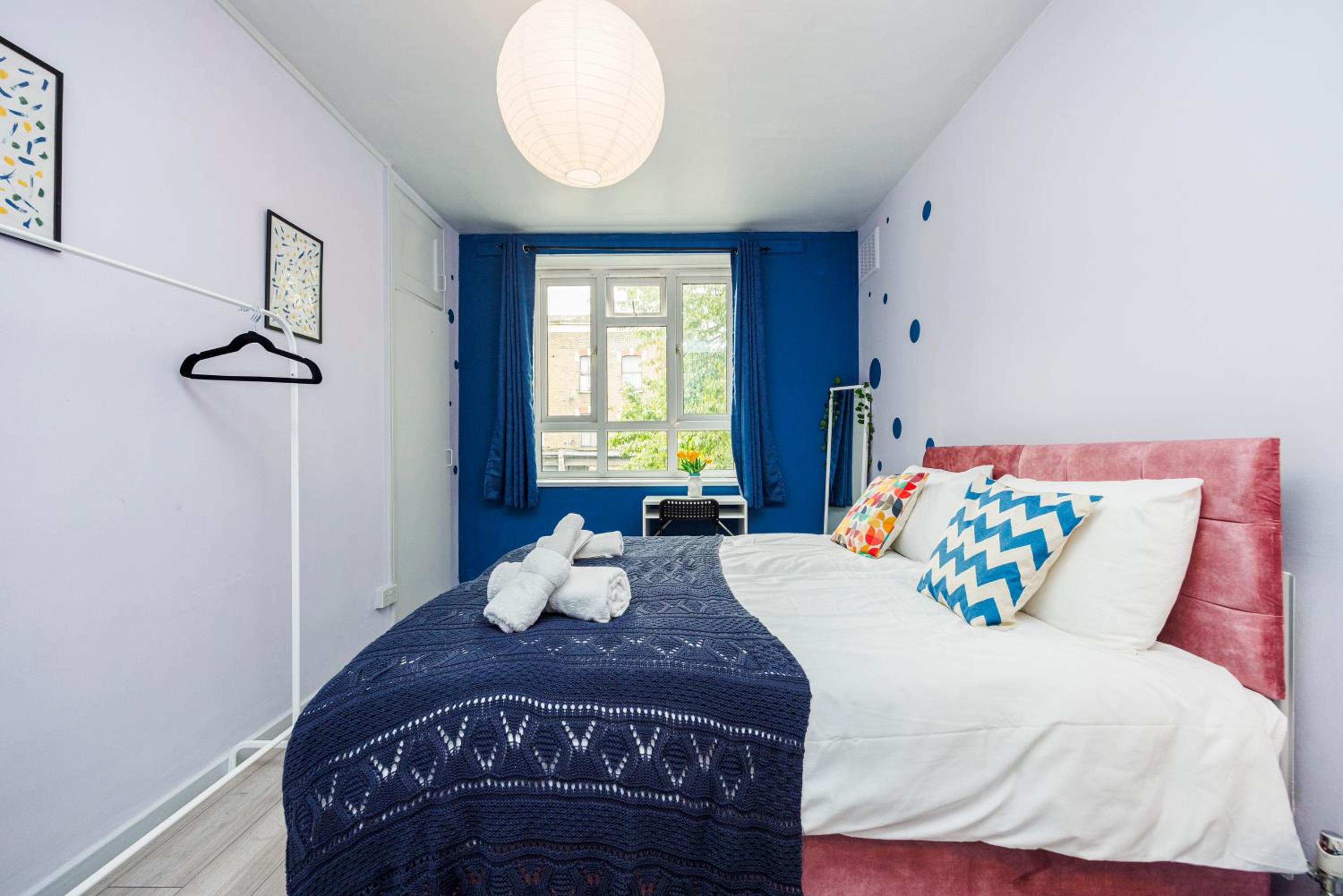 Chic 2-Bedroom Apartment with Balcony & Patio - Minutes from Stratford & Victoria Park - Holiday Special Offer!