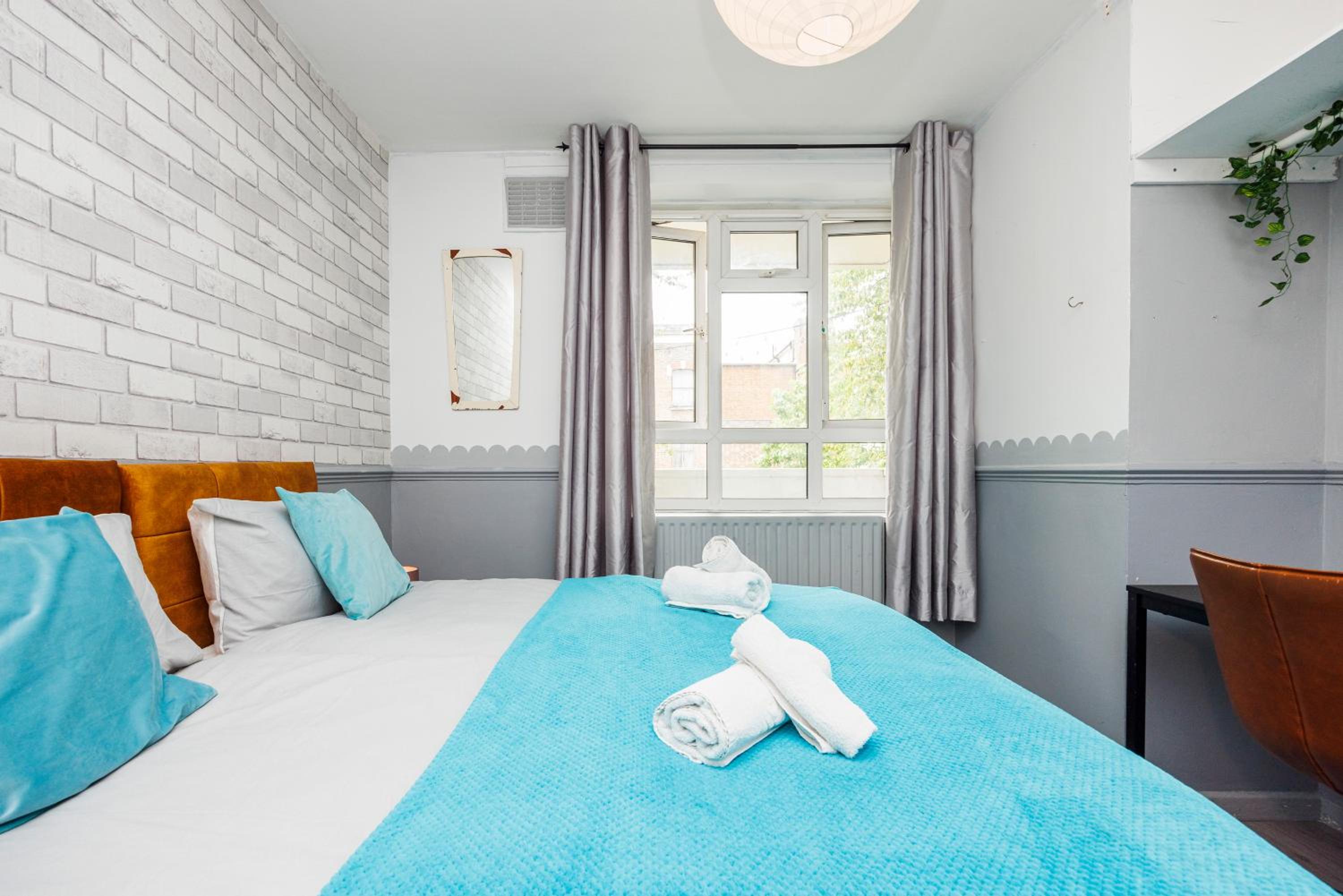 Chic 2-Bedroom Apartment with Balcony & Patio - Minutes from Stratford & Victoria Park - Holiday Special Offer!