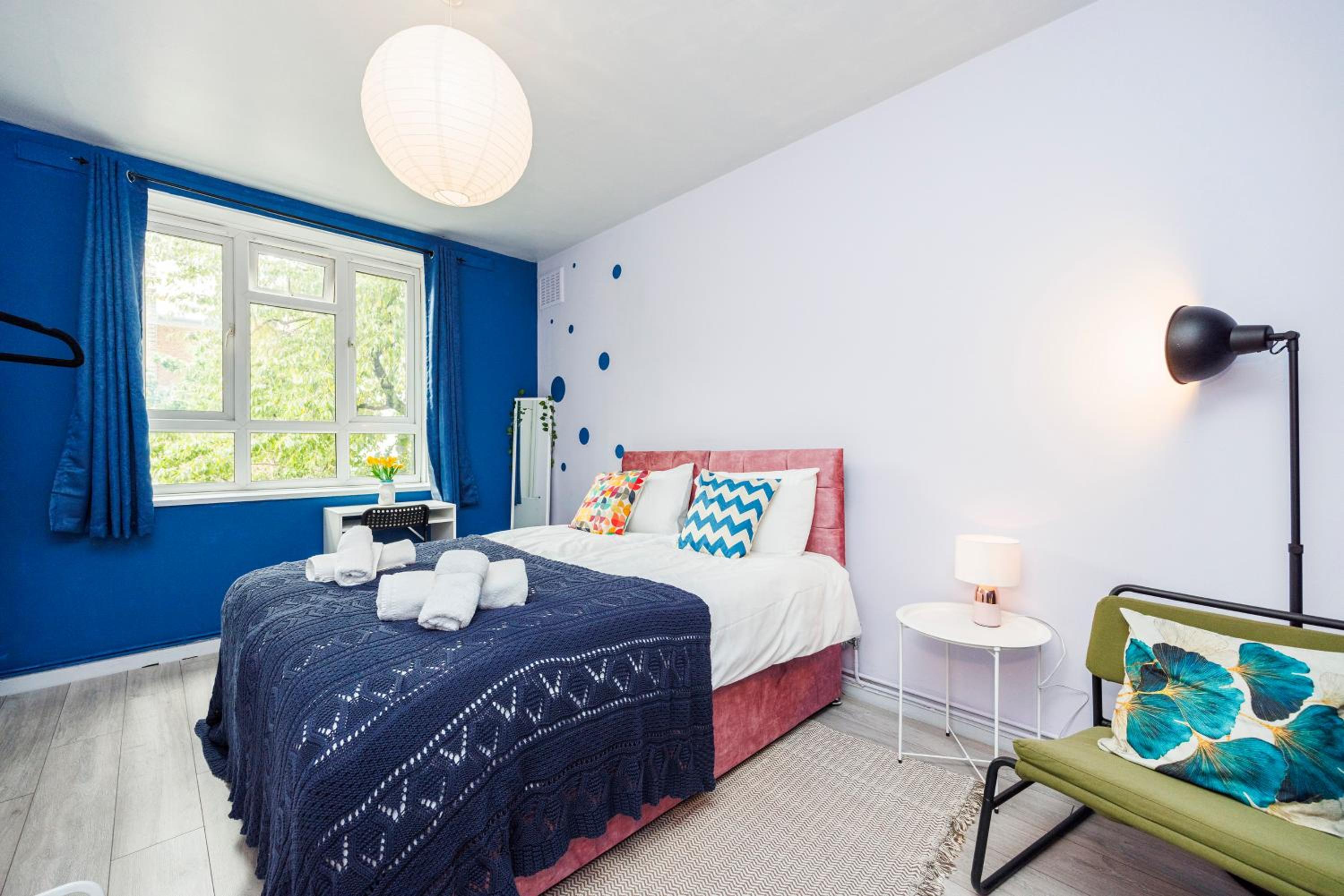 Chic 2-Bedroom Apartment with Balcony & Patio - Minutes from Stratford & Victoria Park - Holiday Special Offer!
