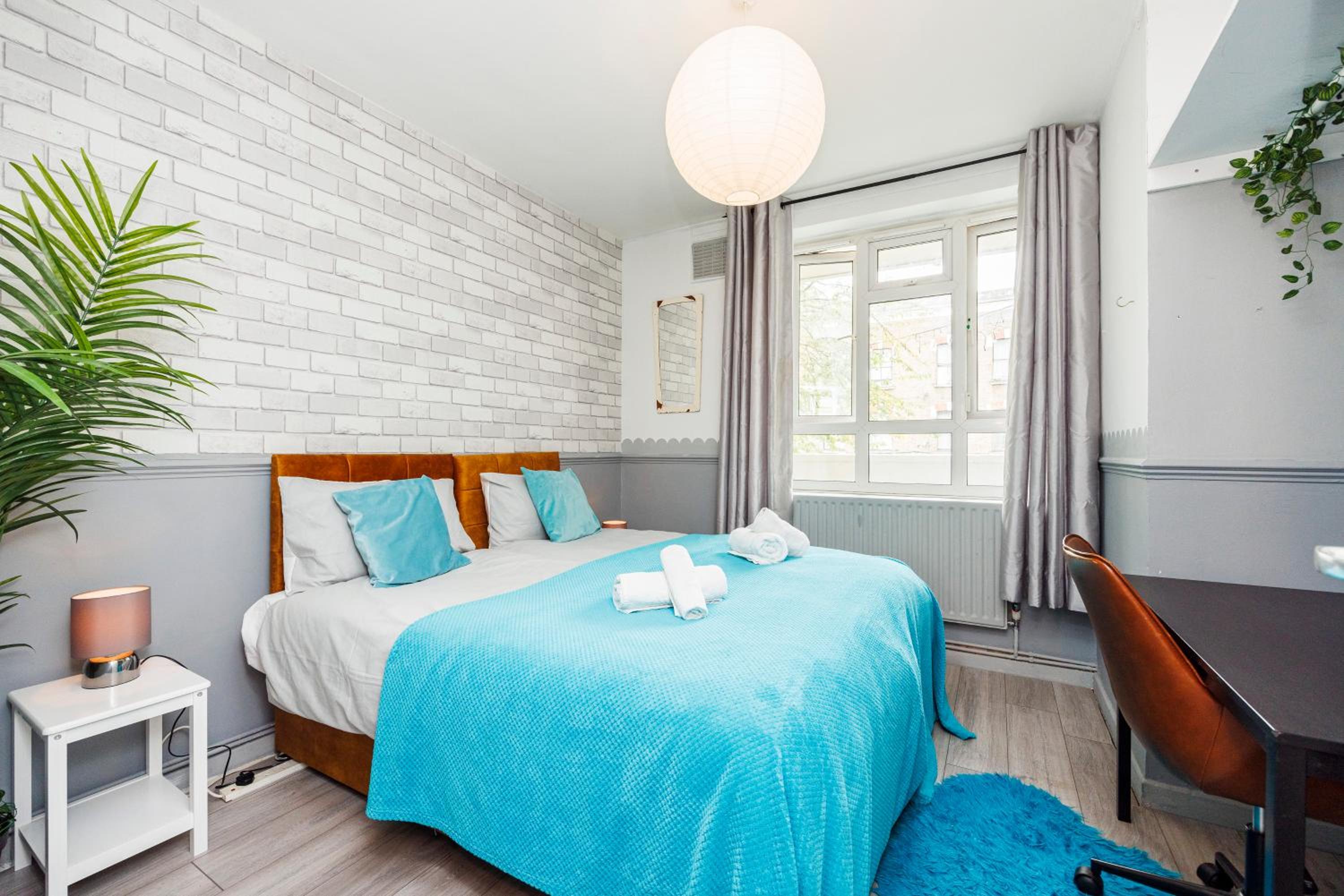 Chic 2-Bedroom Apartment with Balcony & Patio - Minutes from Stratford & Victoria Park - Holiday Special Offer!