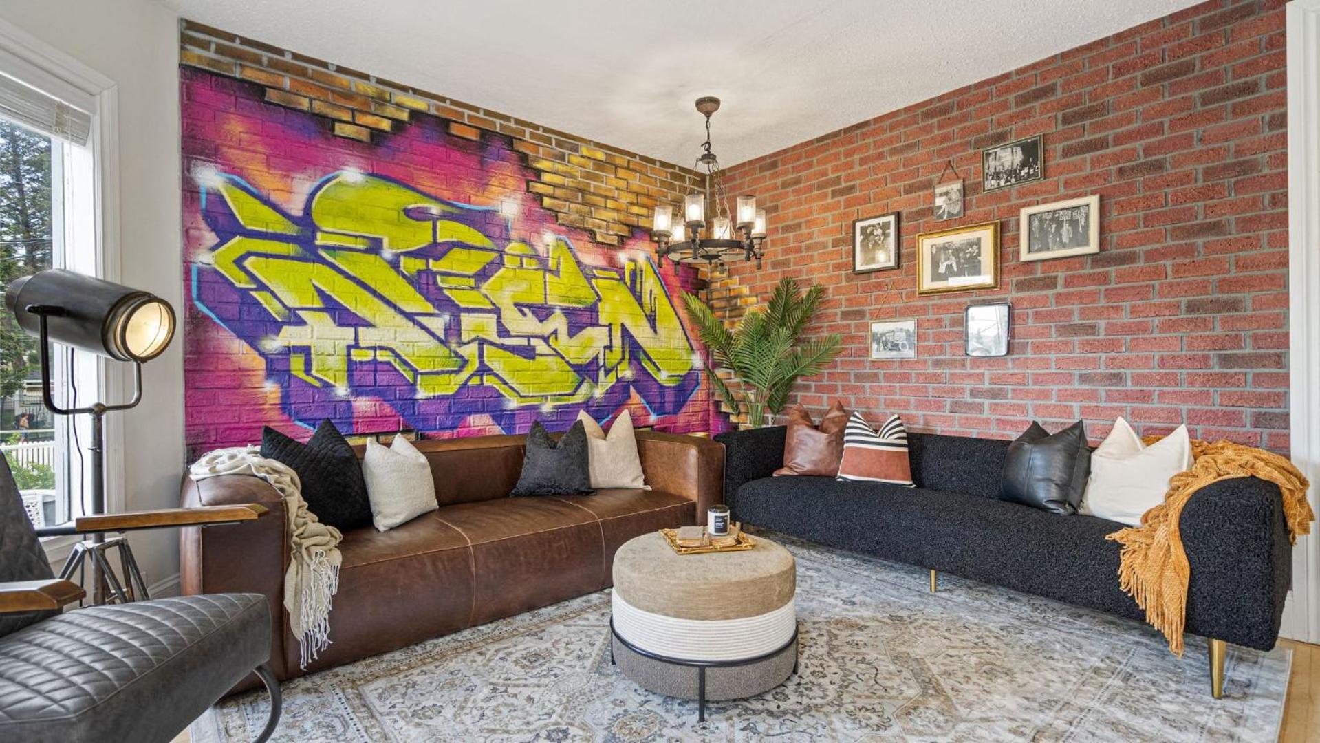 Hotel The Prohibition I Heritage Home I Sleeps 10 I TV - Image 1