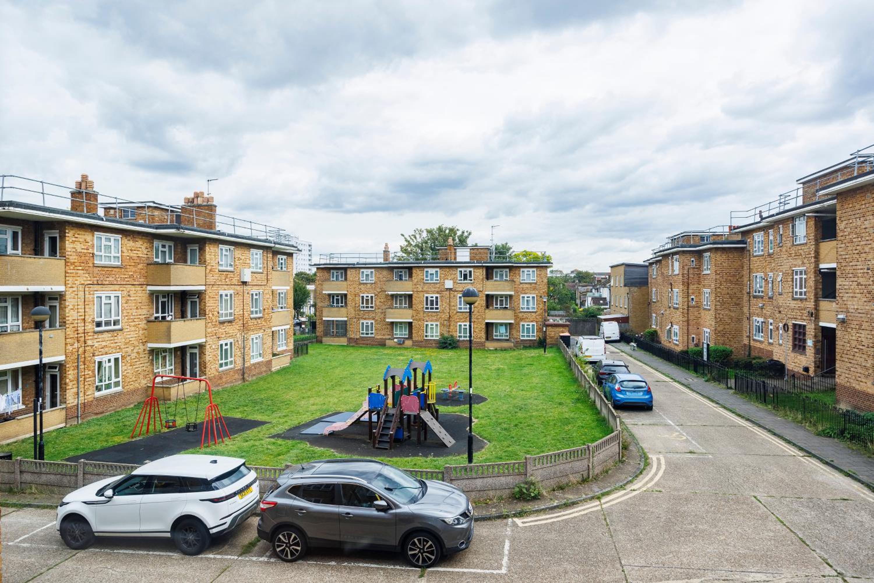 Chic 2-Bedroom Apartment with Balcony & Patio - Minutes from Stratford & Victoria Park - Holiday Special Offer!