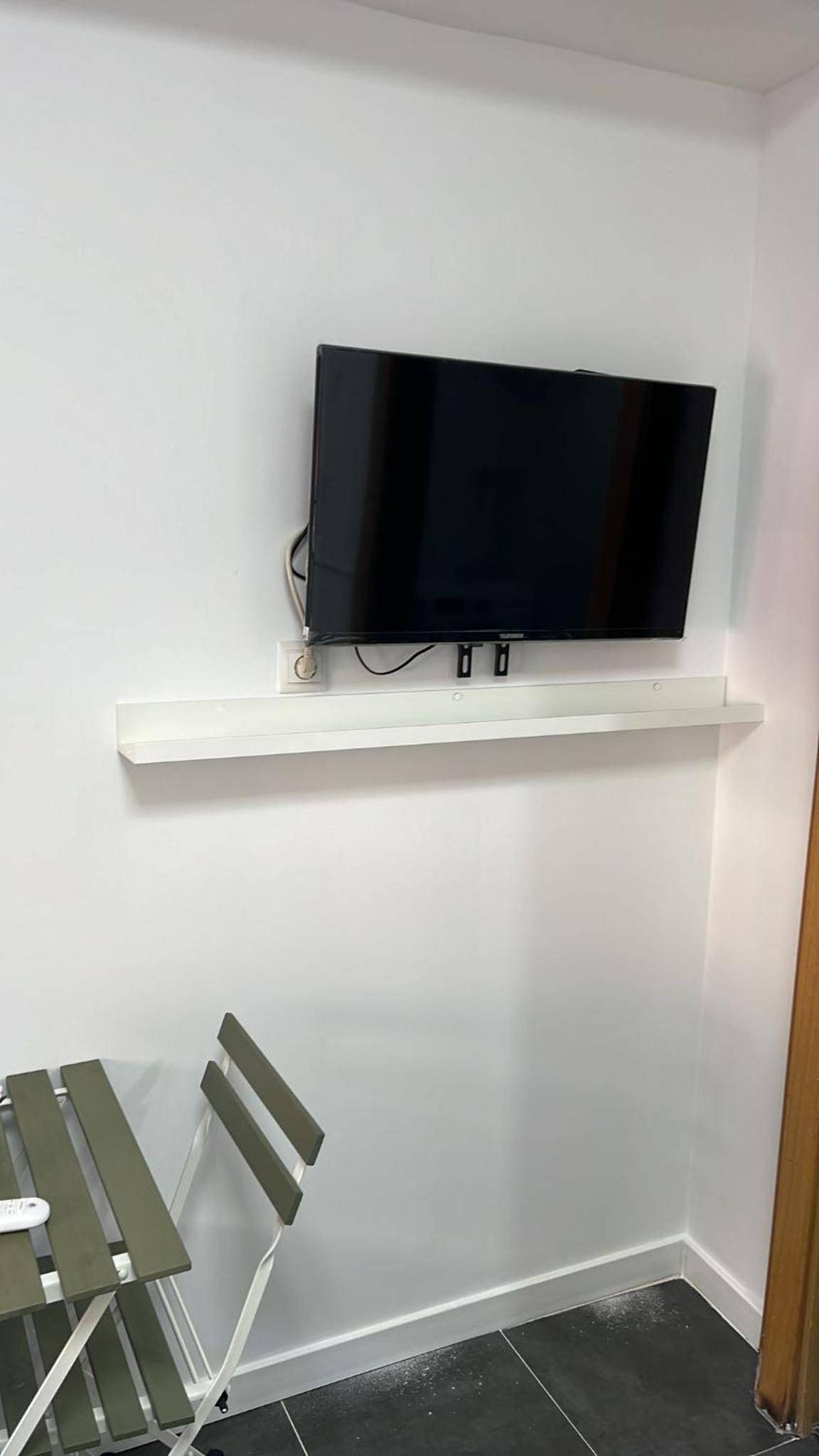 Estudio encantador cerca del carrefour rosaleda 1