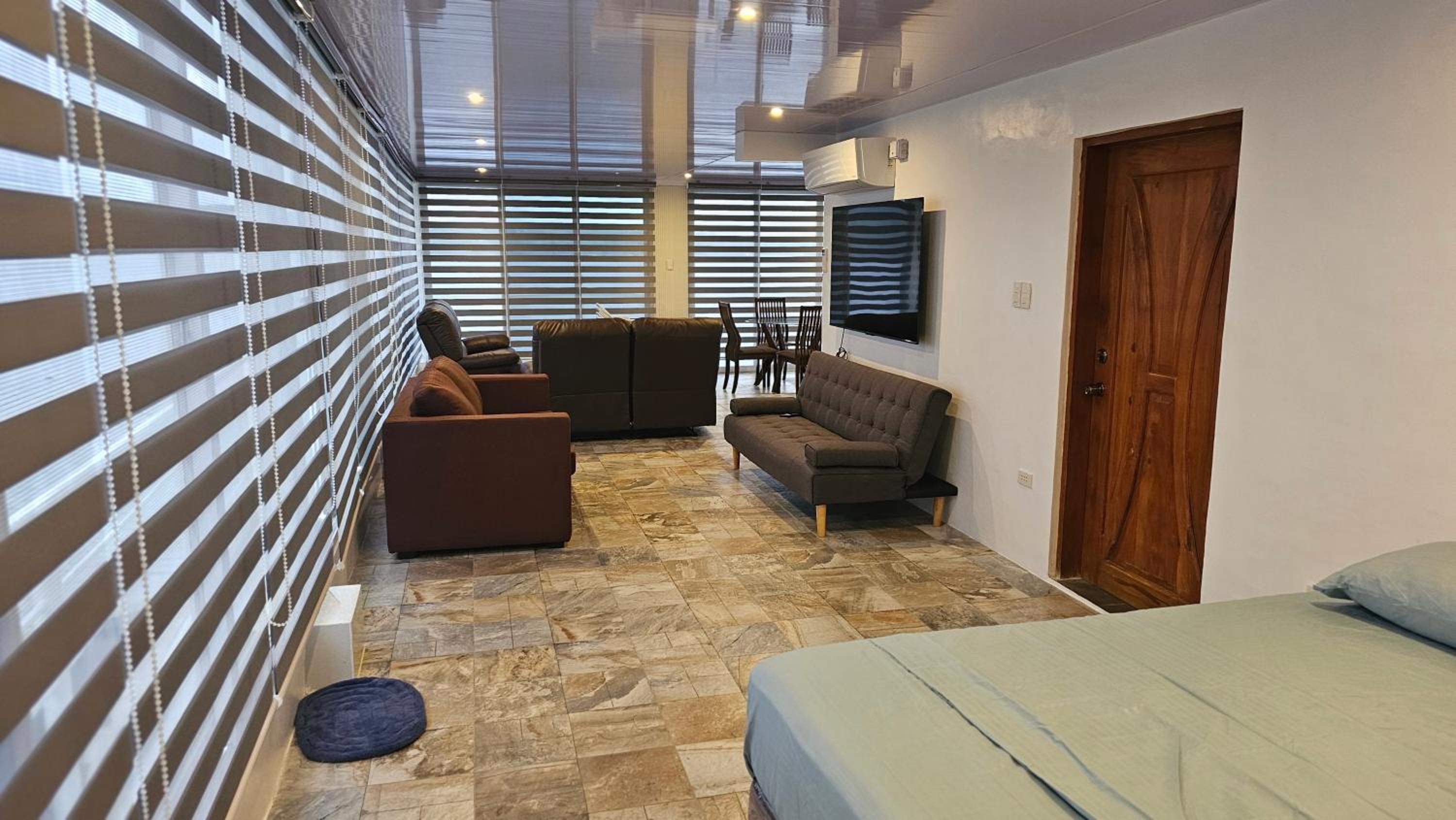 Lydia's House, Samal beach front apartments