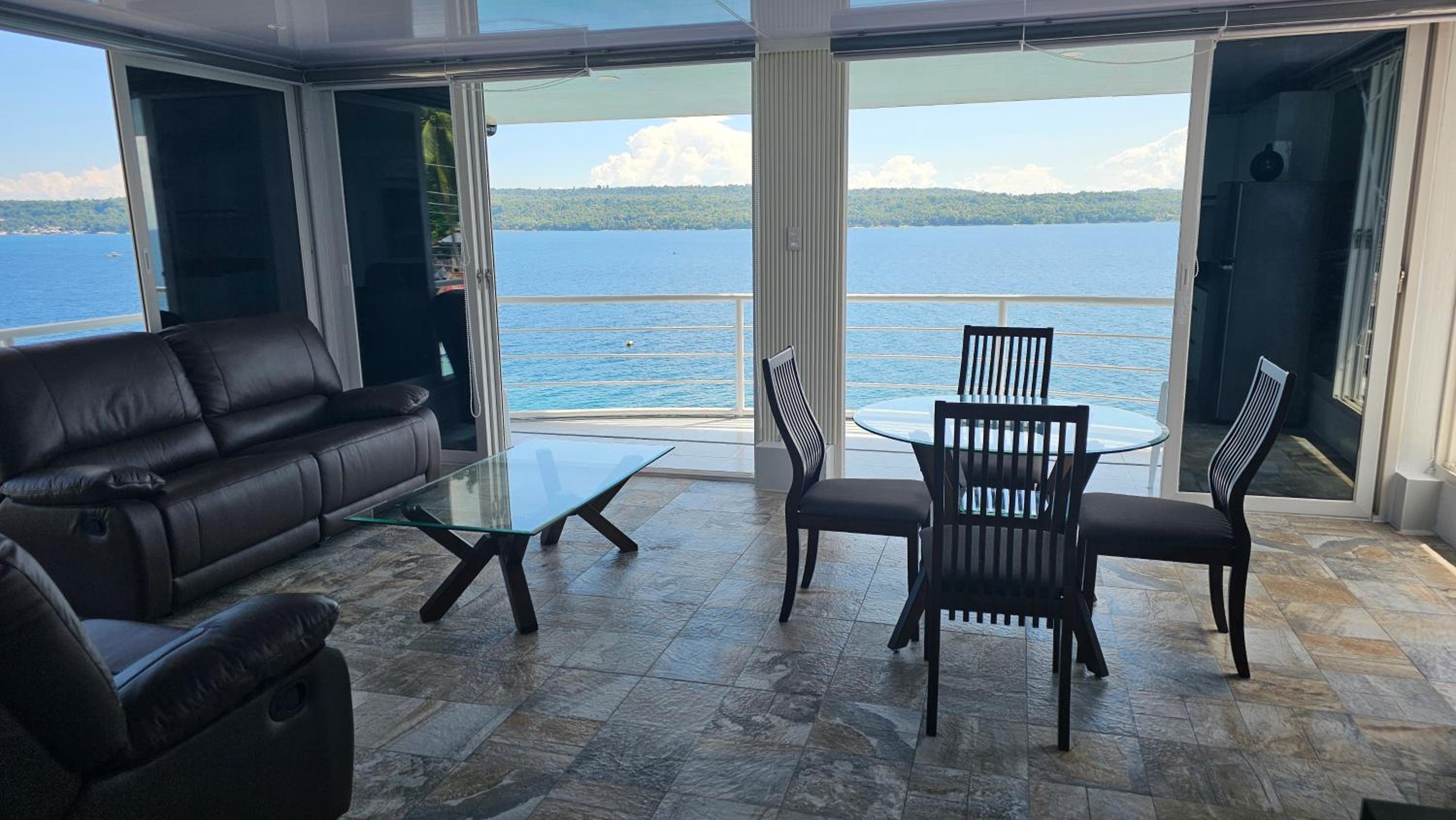 Lydia's House, Samal beach front apartments
