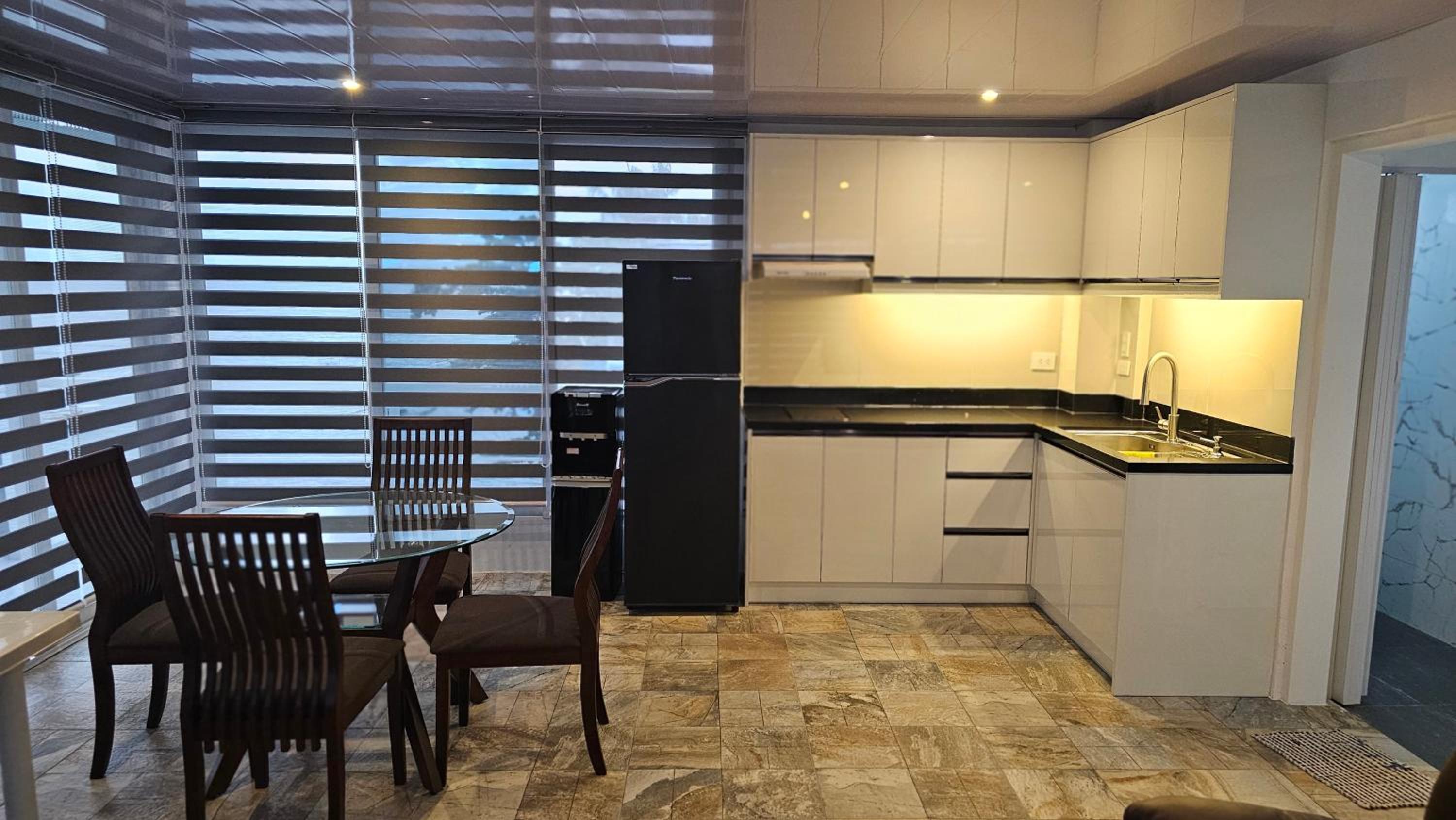 Lydia's House, Samal beach front apartments