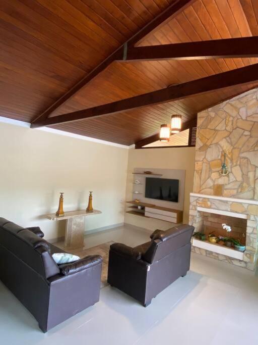 Casa a 5min da praia Maranduba