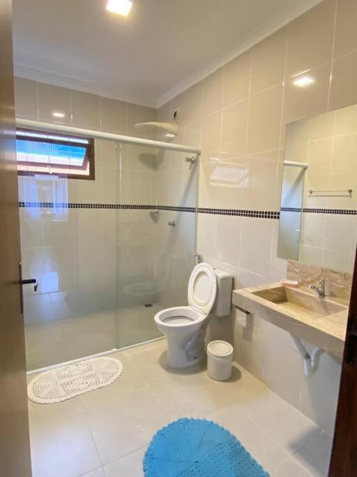 Casa a 5min da praia Maranduba