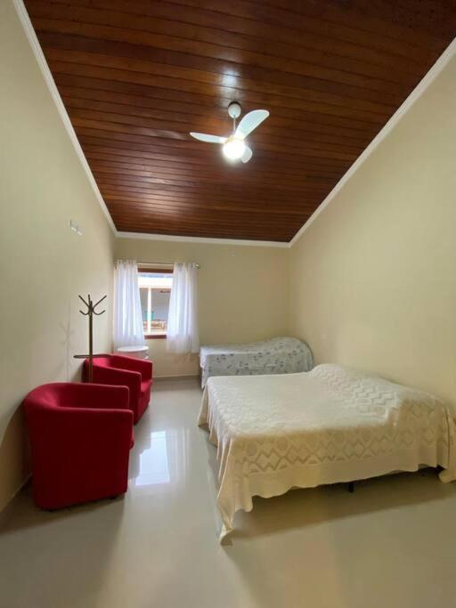 Casa a 5min da praia Maranduba